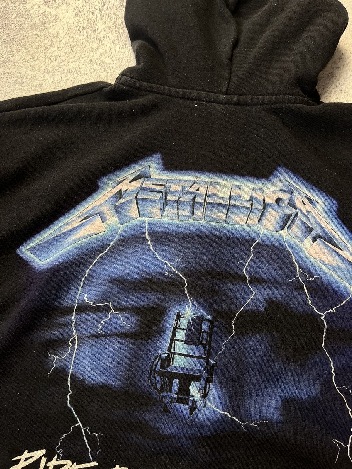 Band Tees Metallica 2017 hoodie RIDE THE LIGHTNING hooded sweatshirt Size US XXL / EU 58 / 5 - 19 Thumbnail