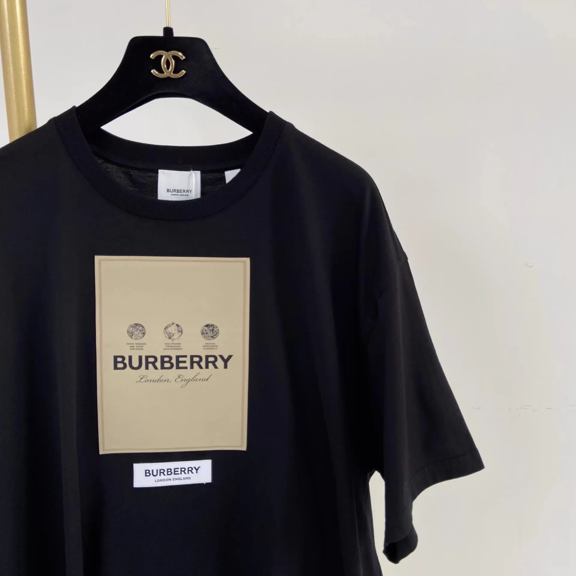 Burberry Burberry white logo T-shirt L Size US L / EU 52-54 / 3 - 4 Thumbnail