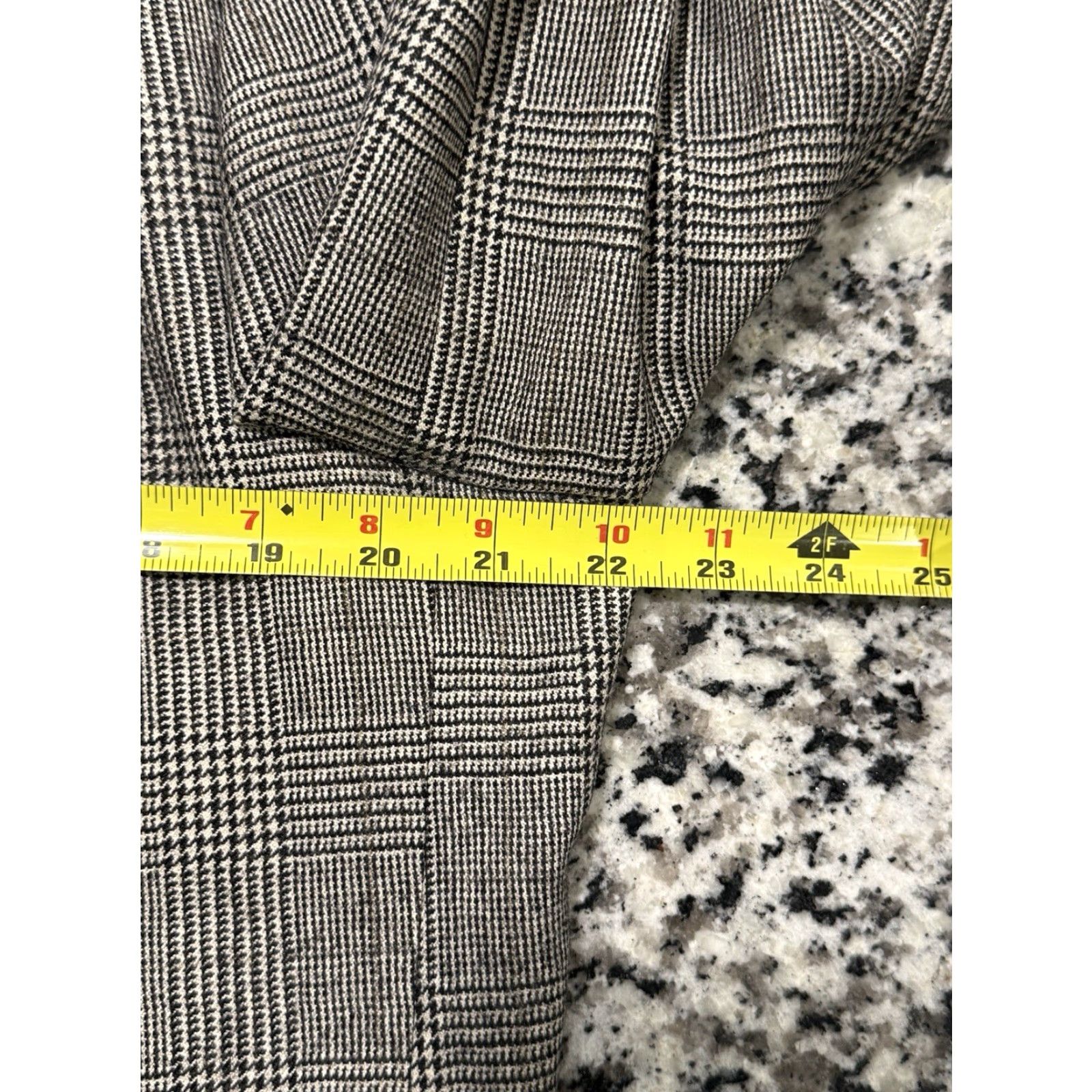 Brooks Brothers BROOKS BROTHERS X LORO PIANA Rain System Grey Houndstooth Plaid Blazer 44L Men Regular Wool Cupro Lining Notch Lapel Modern 2-Button Single-Breasted"} Size 44R - 6 Thumbnail