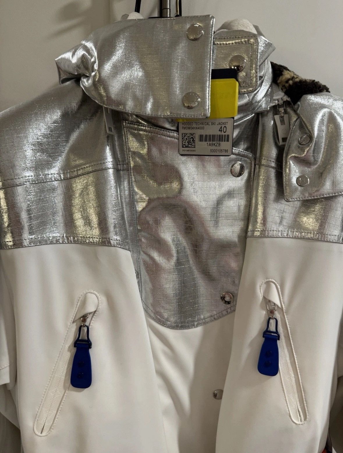 Louis Vuitton 2022 Electric Ski Utility Jacket Size M / US 6-8 / IT 42-44 - 4 Thumbnail