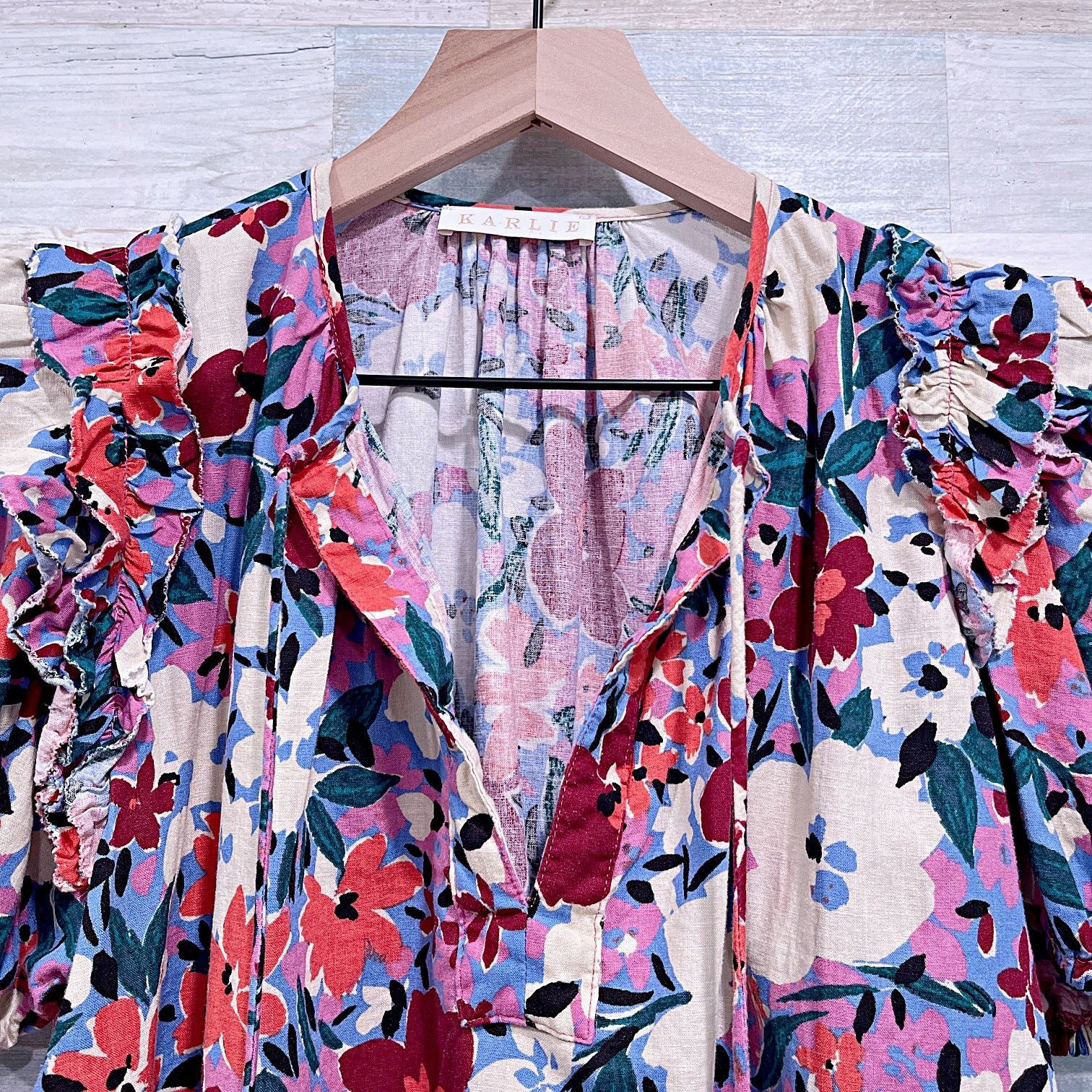 Other KARLIE Linen Floral V Neck Ruffle Top Pink Half Sleeve Med Size M / US 6-8 / IT 42-44 - 2 Thumbnail