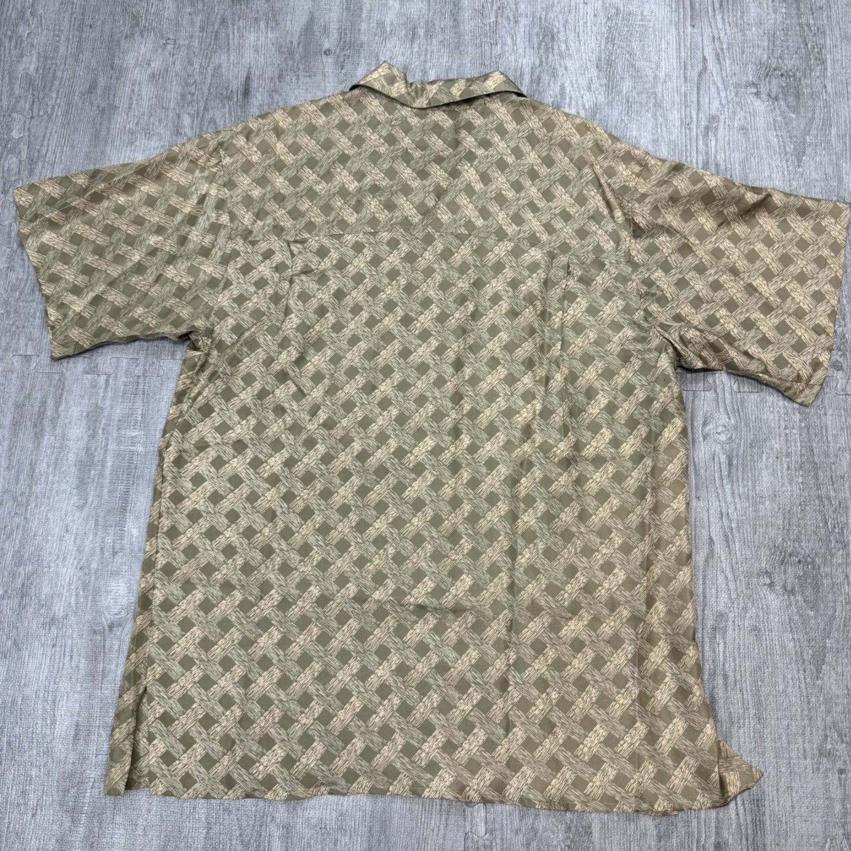 Vintage VINTAGE Jeffrey Banks Men's Shirt Lightweight Silk Geometric Print Button-Up Collared Long Sleeve Size L Beige 90s Fashion Size US L / EU 52-54 / 3 - 6 Thumbnail