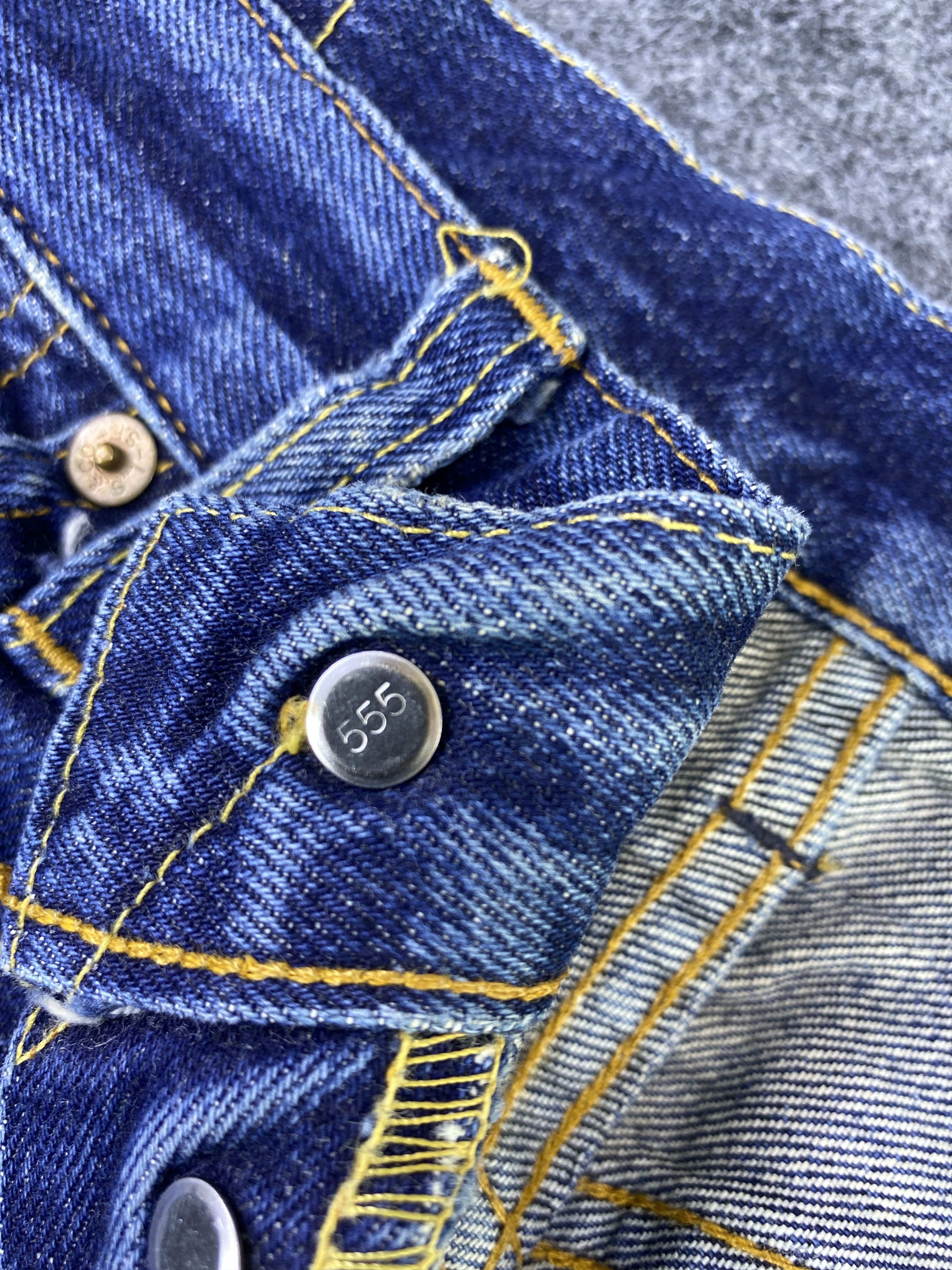Levi's VINTAGE LEVI'S 501xx REDLINE DISTRESSES BLUE WASH JEANS-J888 Size US 30 / EU 46 - 7 Thumbnail