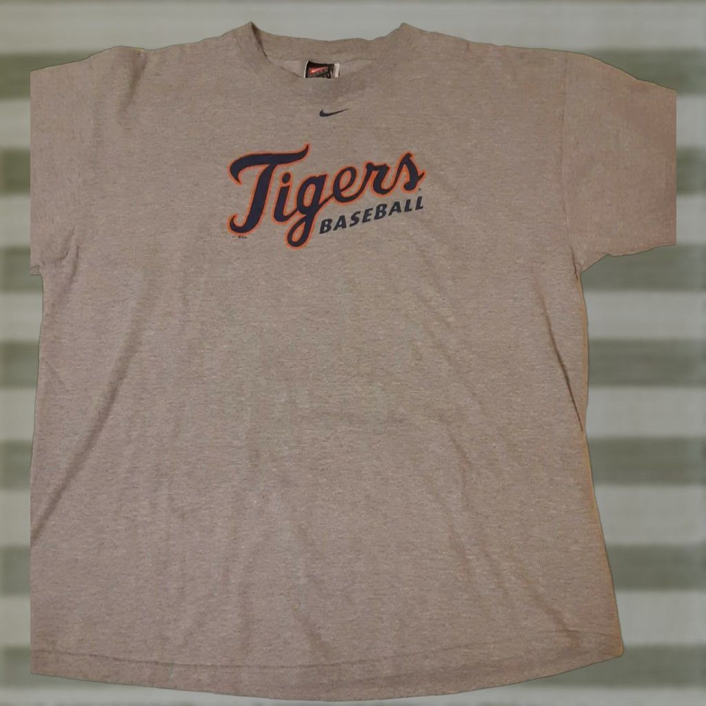 Nike VINTAGE Nike Detroit Tigers T-Shirt Mens L Blue & Orange 2001 Sports Jersey Short Sleeve 27in long 23in pit to pit Men Size US L / EU 52-54 / 3 - 1 Thumbnail