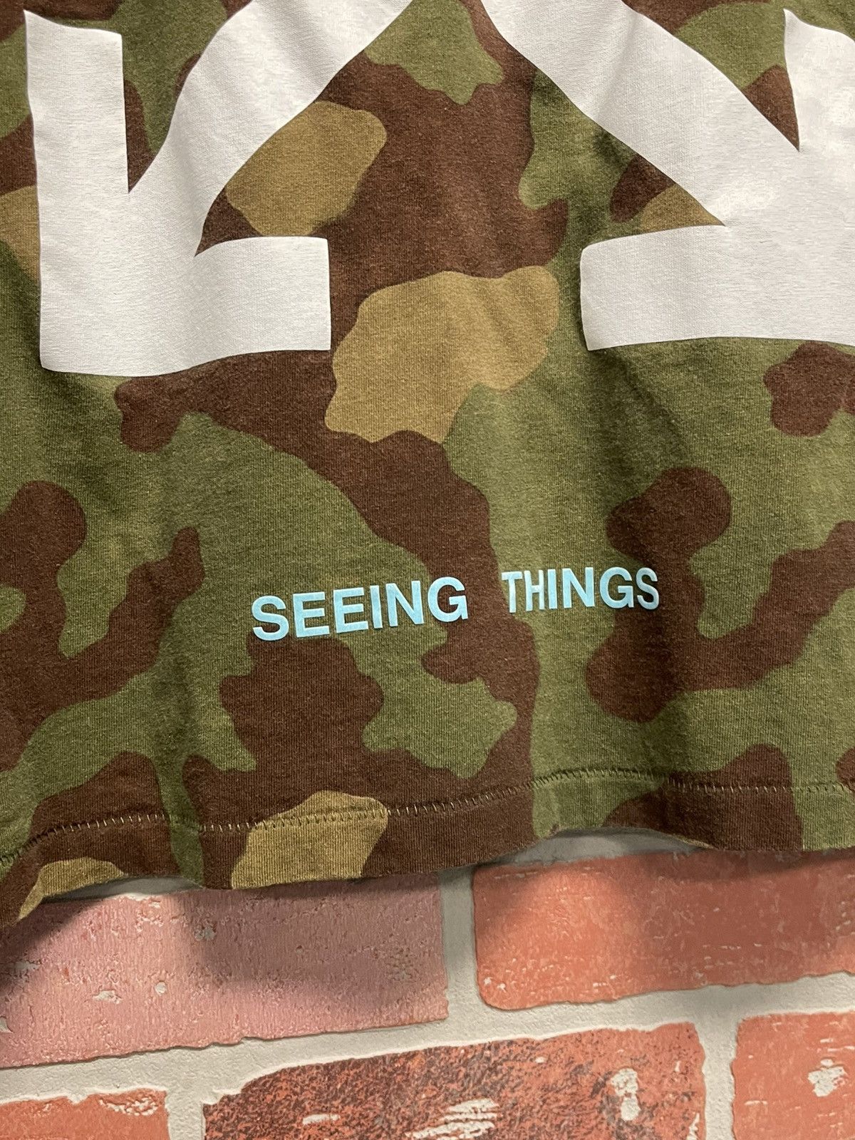 Off-White Size L - Off White Camo Short Sleeve T-Shirt “Seeing Things” Size US L / EU 52-54 / 3 - 6 Thumbnail