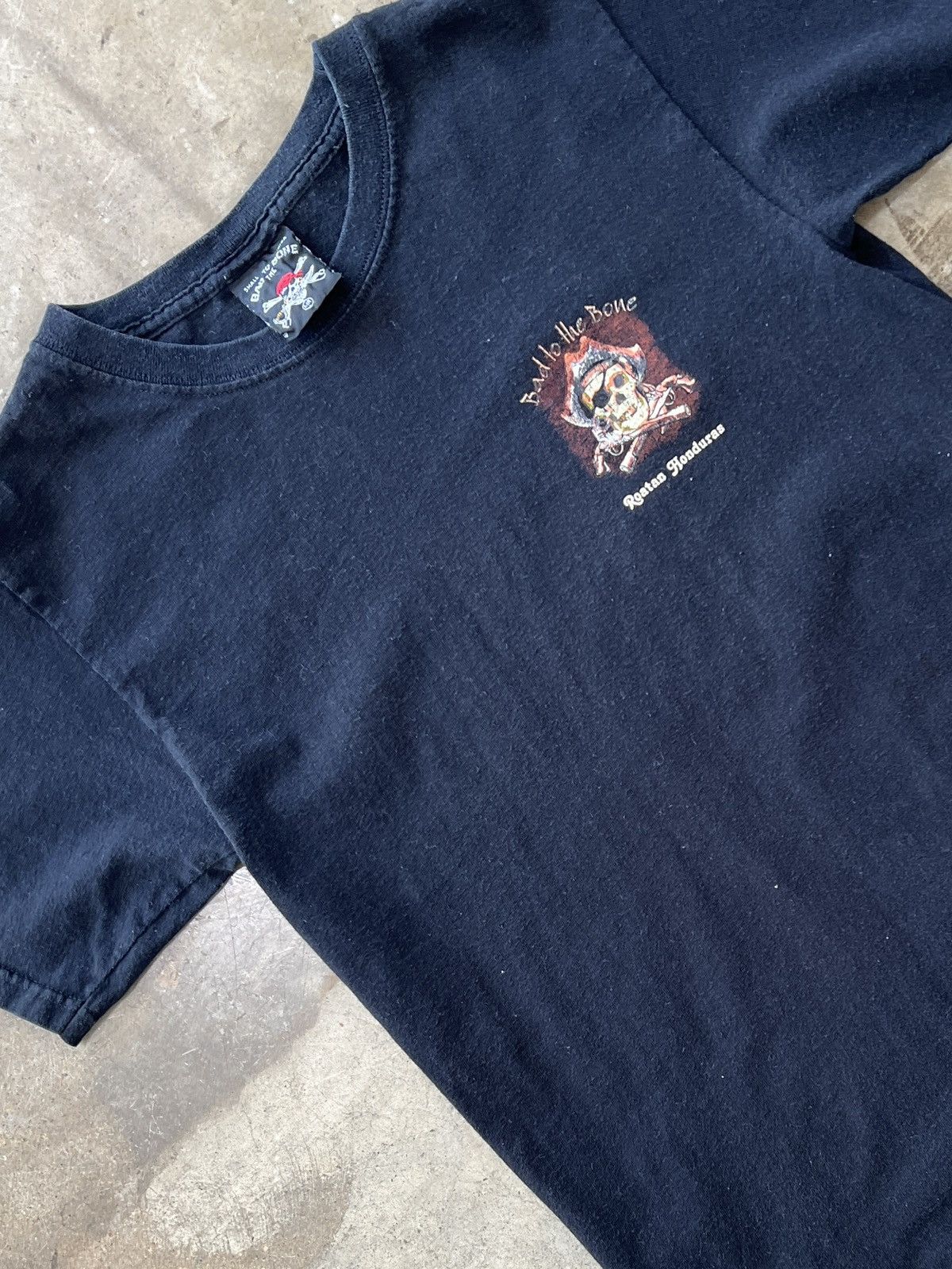 Vintage Vintage Y2k Bad to the Bone Pirate Vacation Tee Small Size US S / EU 44-46 / 1 - 5 Thumbnail