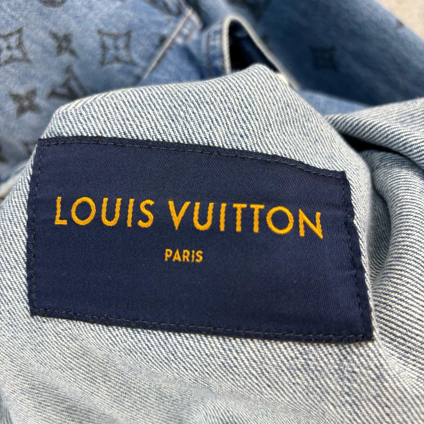 Louis Vuitton Brand new, unused Louis Vuitton size 52 logo denim jacket Size US L / EU 52-54 / 3 - 4 Thumbnail