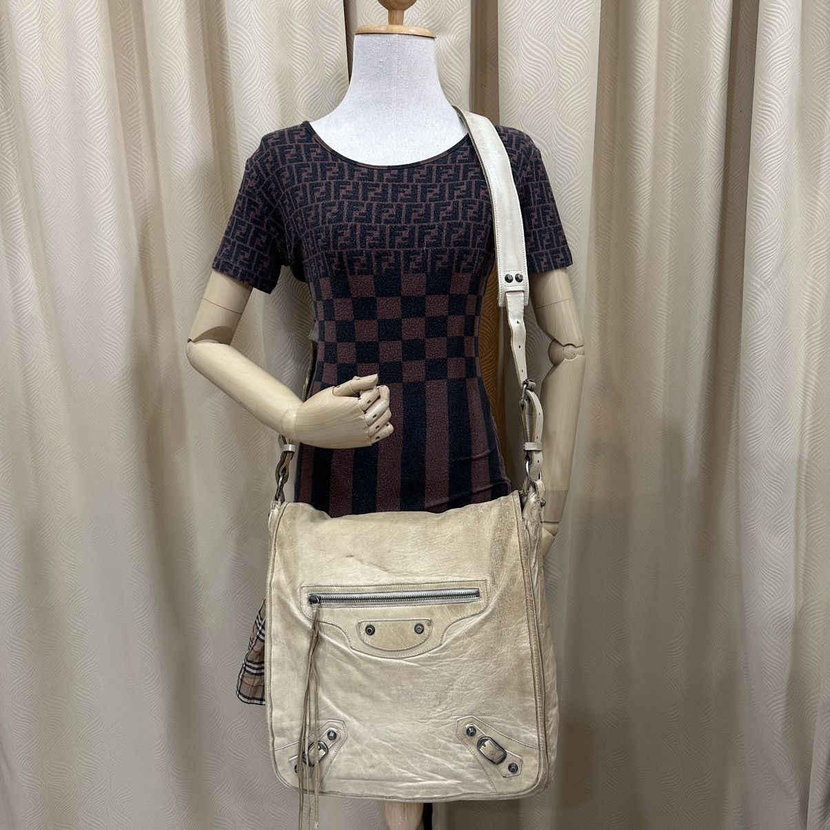 Balenciaga ‼️LASTDROP‼️ BALENCIAGA THE DAY LEATHER SHOULDER BAG Size ONE SIZE - 22 Thumbnail