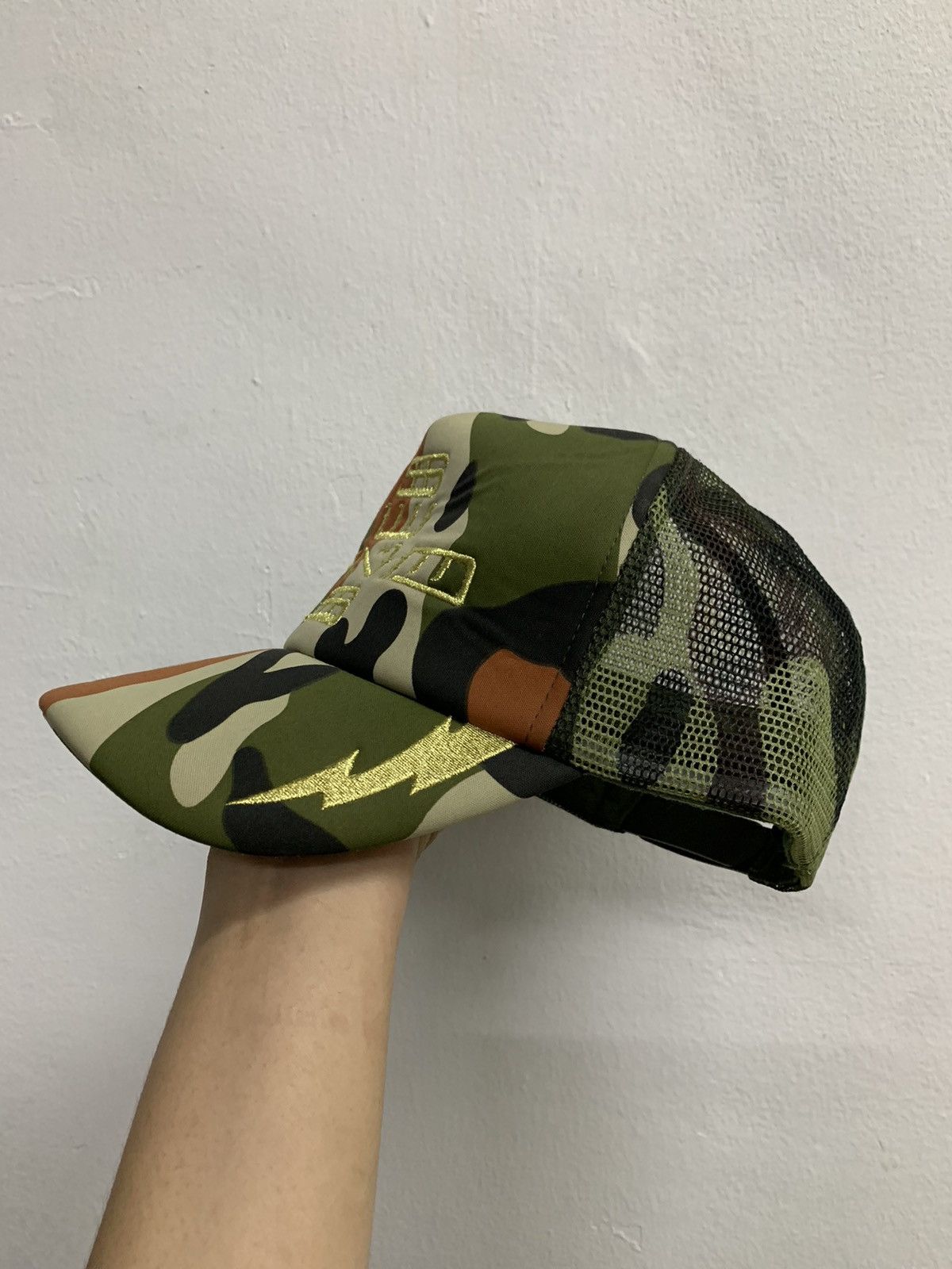 ANDSUNS RARE AndSuns Embroidery Gold Stitch Camo Trucker Size ONE SIZE - 4 Thumbnail