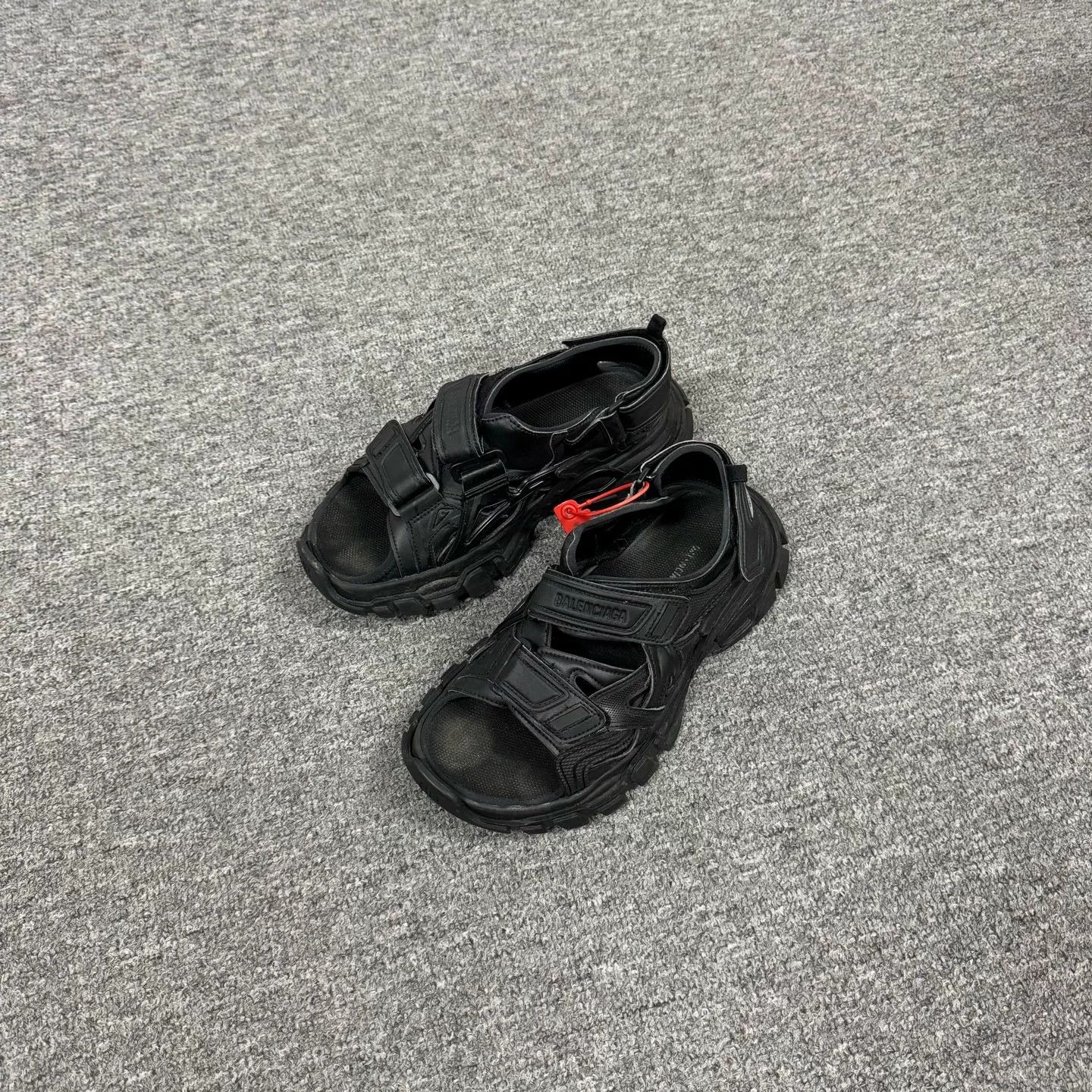 Balenciaga Balenciaga Track Velcro Beach Sandals Size US 7 / IT 37 - 1 Thumbnail