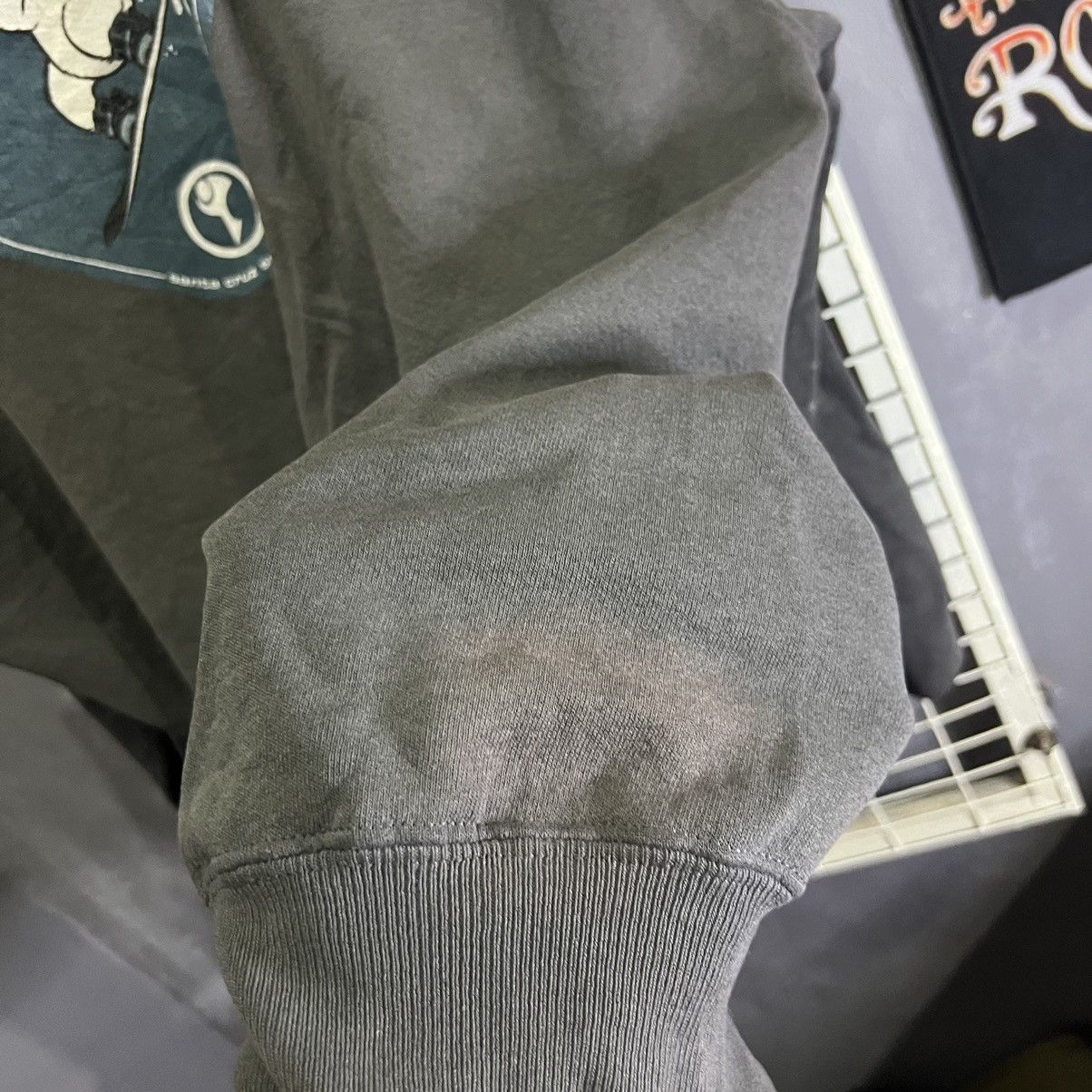 Santa Cruz Skateboards “VINTAGE” SANTA CRUZ SNOWBOARDS DISTRESS HOODIE Size US XL / EU 56 / 4 - 17 Thumbnail