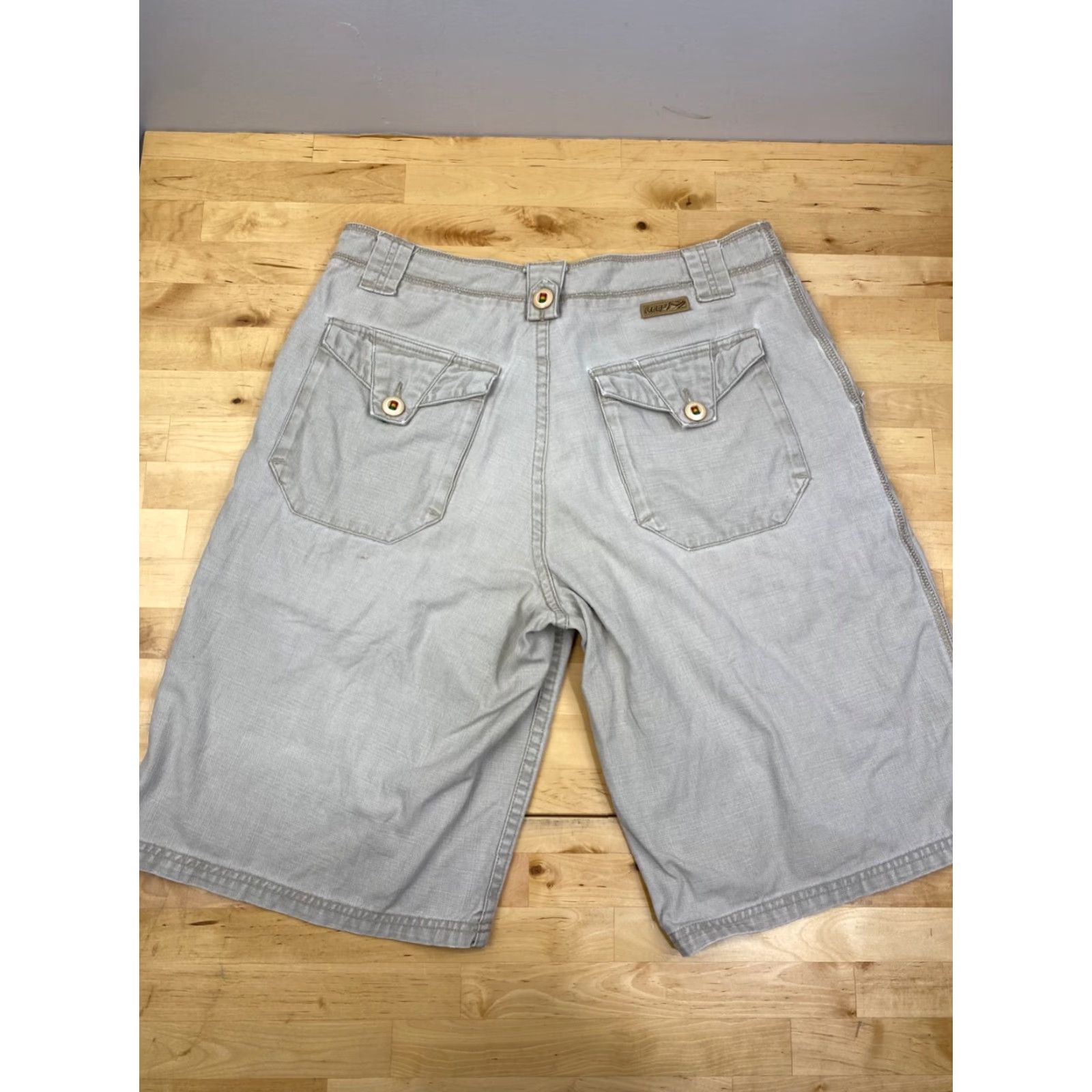 REEF REEF Shorts Bermuda Men 31 Beige Beach Surf Skate Lion Rasta #6150 Size US 31 - 2 Thumbnail