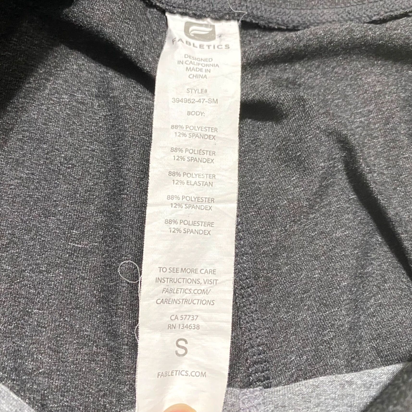 Fabletics Fabletics Womens Capri Leggings Gray Mid Rise 20" Inseam XS S Regular Logo Sports Athleisure Capris - Activewear Pants Women Size 28" / US 6 / IT 42 - 6 Thumbnail