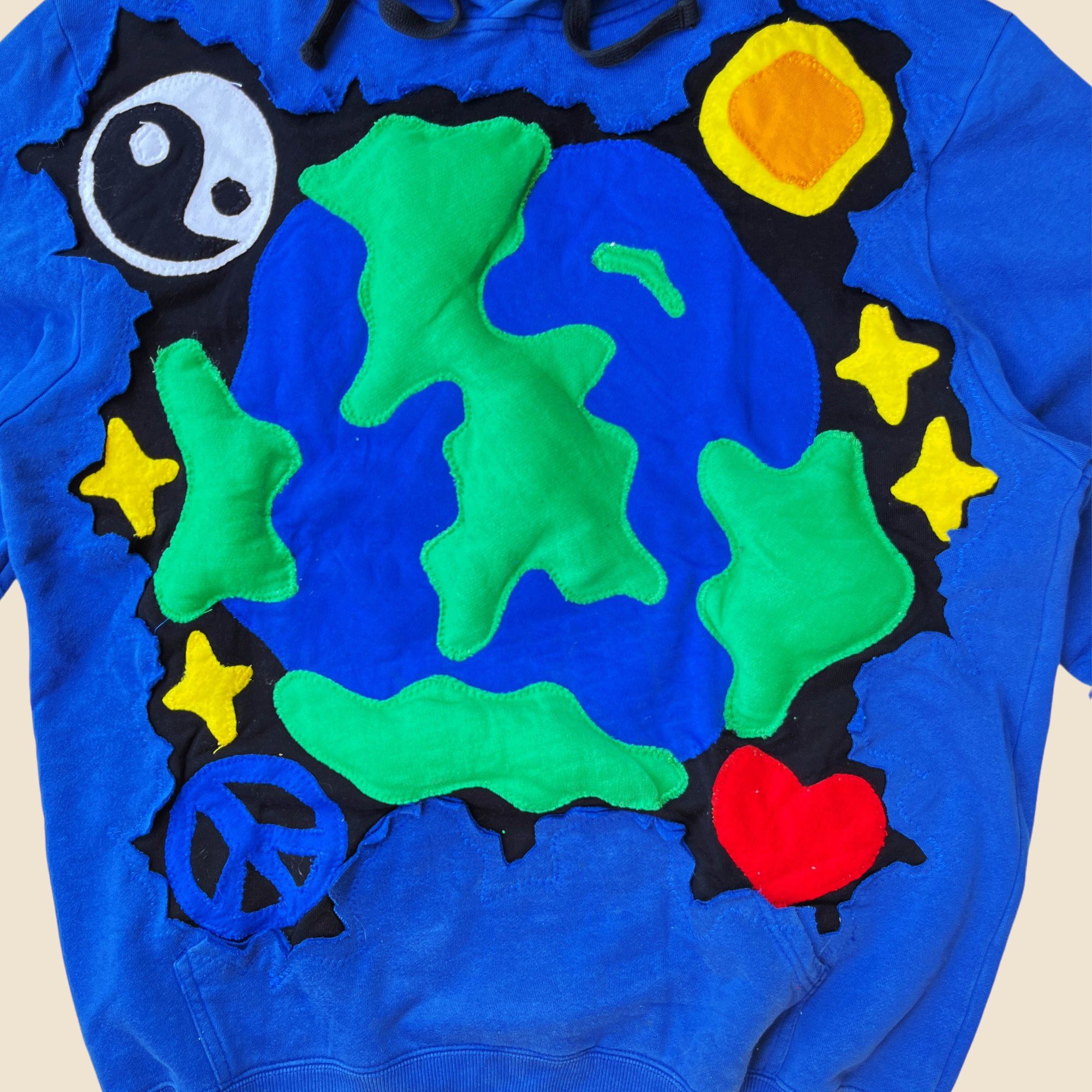 Handmade × Japanese Brand 1 OF 1 REWORKED 3D PUFF EARTH BLUE HOODIE SIZE L Size US L / EU 52-54 / 3 - 3 Thumbnail