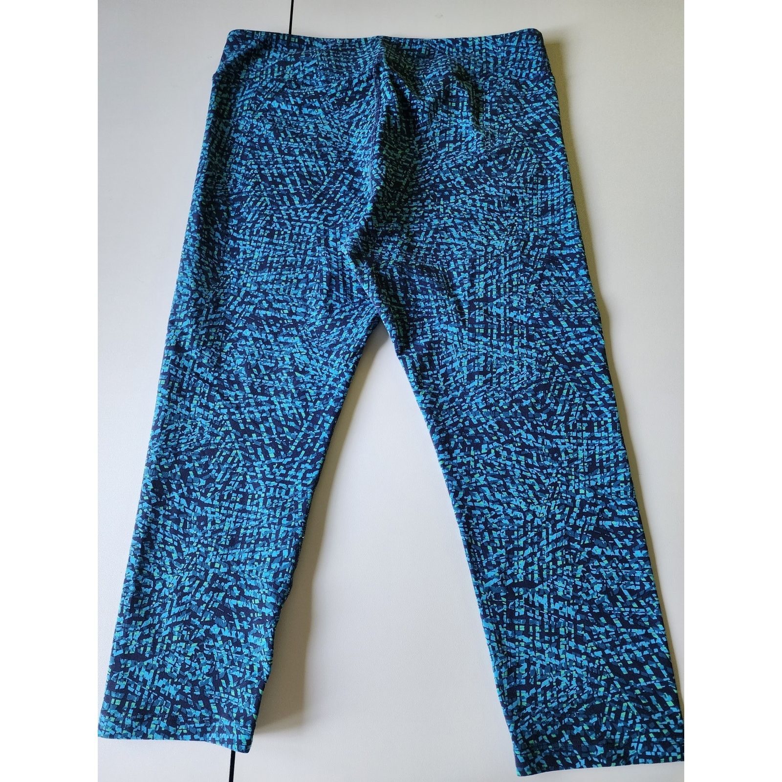 L.L. Bean L.L. Bean Performance Capri Womens Medium Blue Geo Size 30" / US 8 / IT 44 - 2 Thumbnail