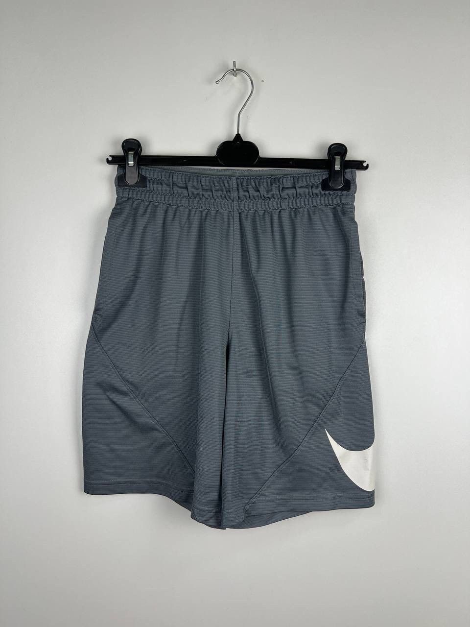 Vintage Nike streetwear shorts size S/30 Size US 30 / EU 46 - 1 Thumbnail