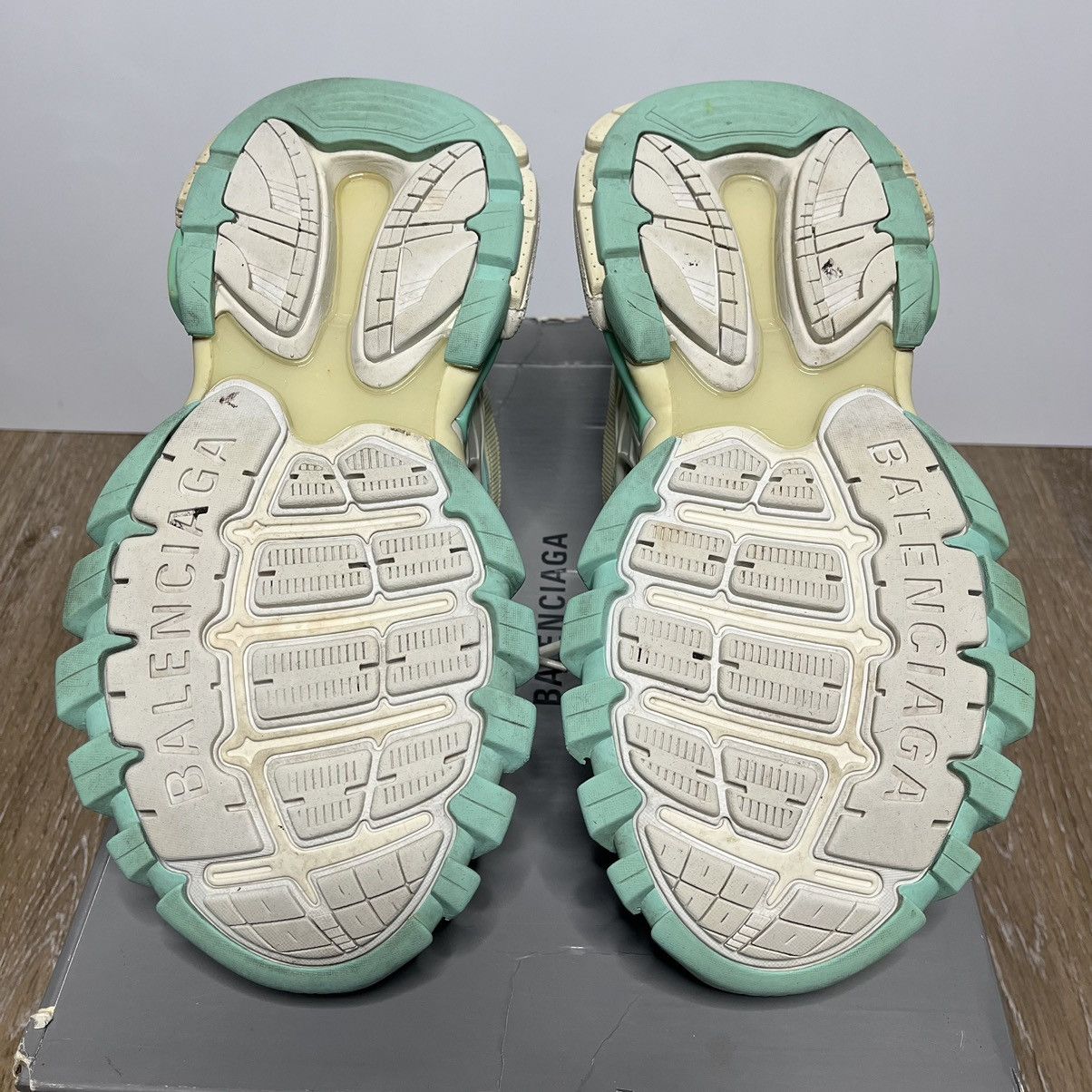 Balenciaga balenciaga track 2 Size US 7 / EU 40 - 6 Thumbnail