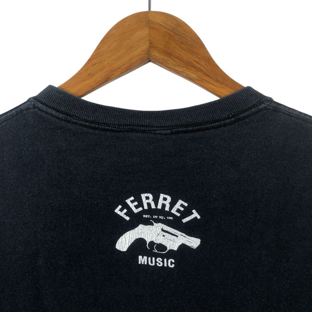 Vintage FERRET MUSIC RECORD LABEL The Devil Wears Prada Tee Shirt Size US M / EU 48-50 / 2 - 5 Thumbnail