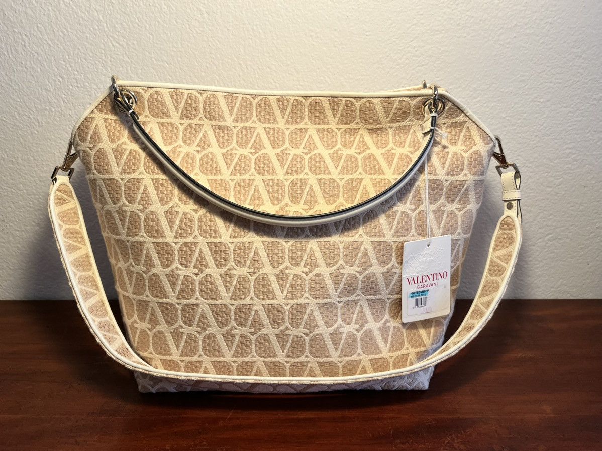 Valentino Valentino Medium Tote Bag Iconographe. Brand new with tags Size ONE SIZE - 5 Thumbnail