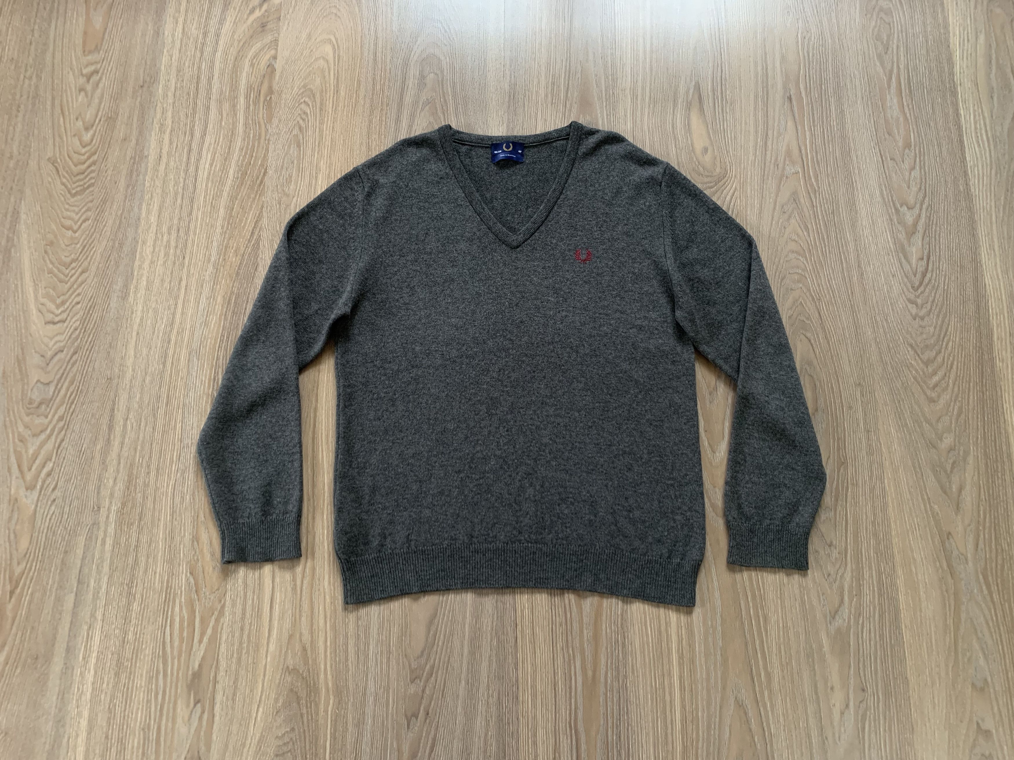 Fred Perry Fred Perry Lambs Wool V Neck Sweater Pullover Size US L / EU 52-54 / 3 - 1 Thumbnail