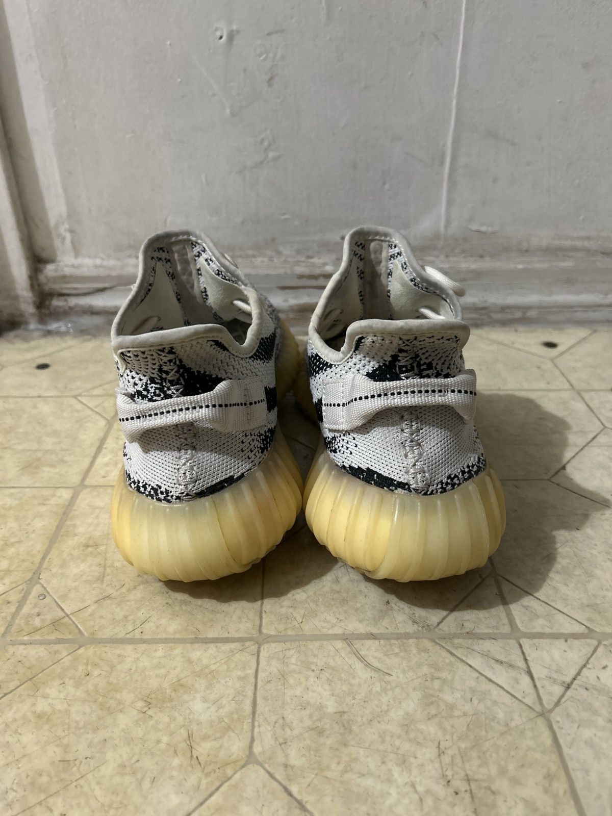 Yeezy adidas Yeezy Boost 350 V2 Zebra Size US 9 / EU 42 - 4 Thumbnail