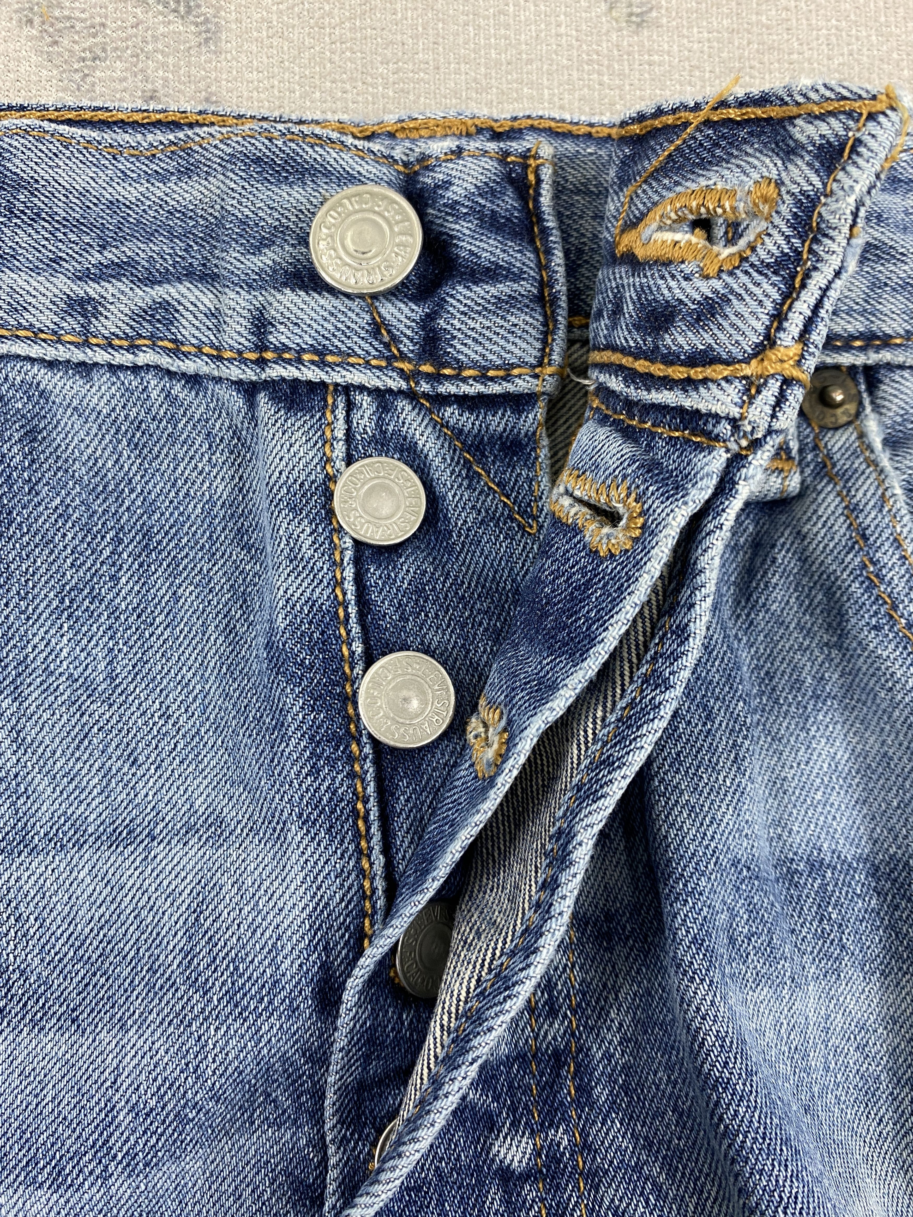 Levi's Faded Blue Vintage Levi's Jeans 33x27 Denim- JN3732 Size US 33 - 6 Thumbnail