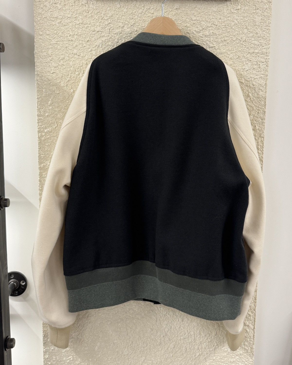 Visvim Visvim VSM Varsity Jacket Black/Ivory Size 4 Size US XL / EU 56 / 4 - 2 Thumbnail