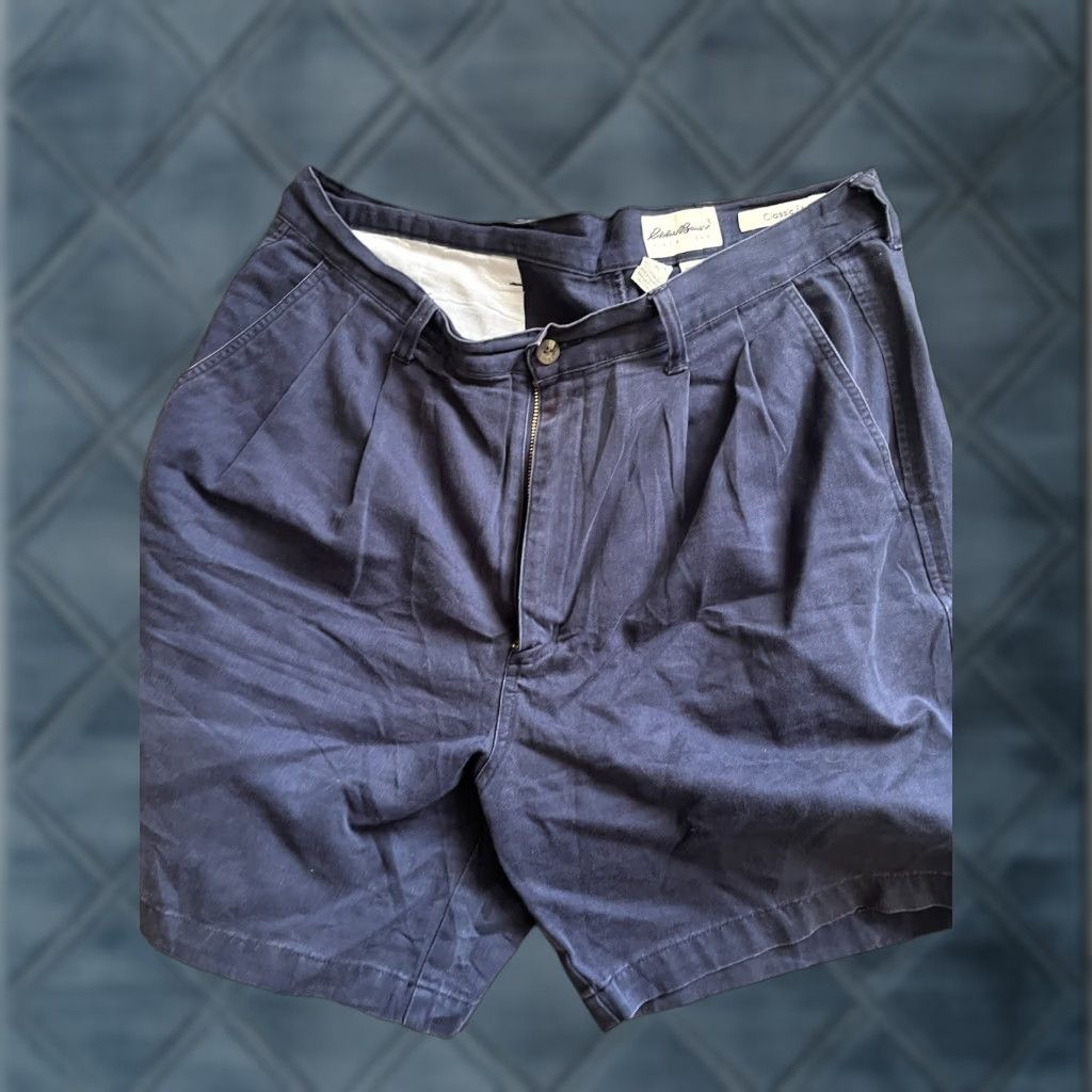 Eddie Bauer VINTAGE Eddie Bauer Classic Fit Shorts Mens Size 35 Navy Blue Pleated Zip Fly Casual Chino Cotton Regular 35 in Blue Cargo Pocket Pocketed Mens Size US 35 - 1 Thumbnail