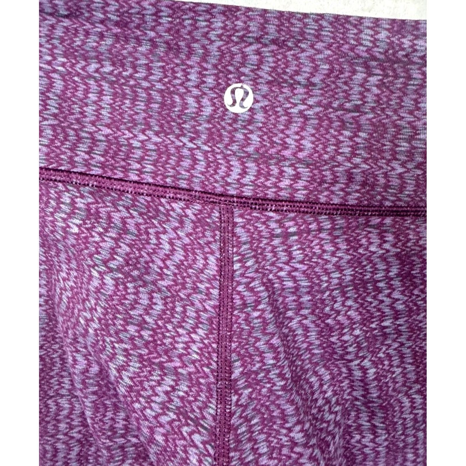 Lululemon Lululemon Crop Legging Size 6 Purple Run Gym Yoga Wide Waistband Logo Women Size 28" / US 6 / IT 42 - 2 Thumbnail