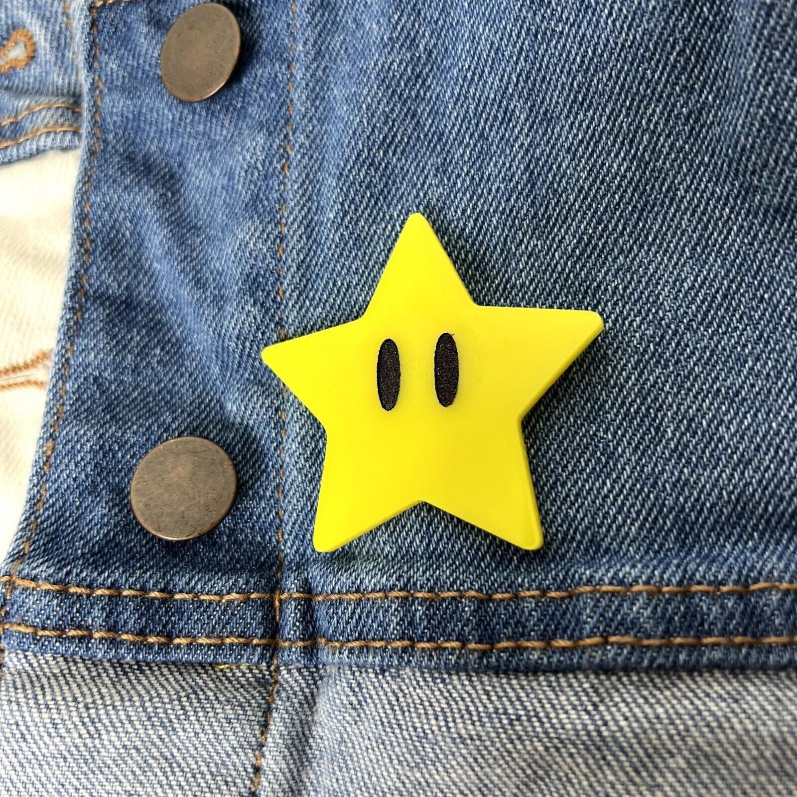 Nintendo Super Mario Power Star Pin Size ONE SIZE - 1 Thumbnail