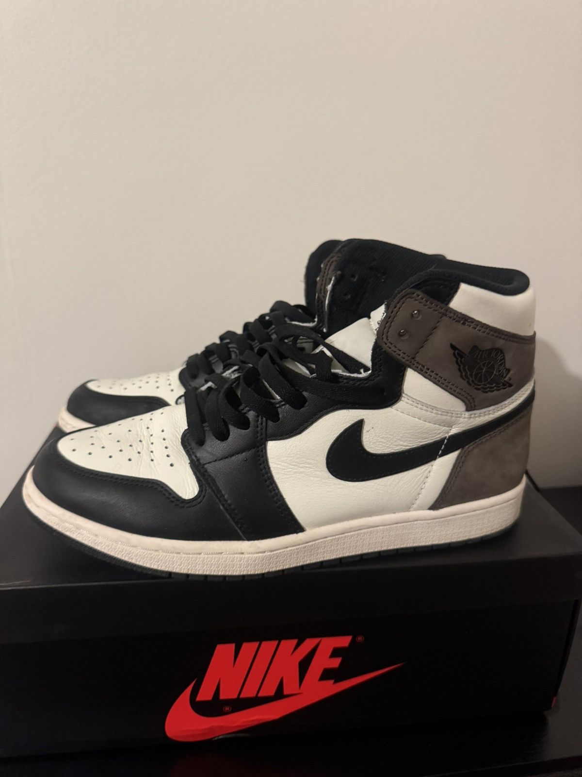 Jordan Brand Air Jordan 1 High OG Size US 10 / EU 43 - 1 Thumbnail
