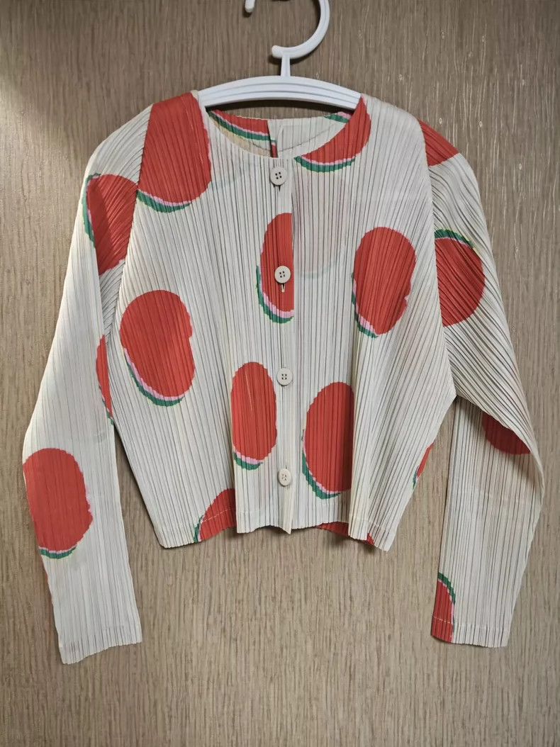 Issey Miyake issey miyake size:3 Red fortune bean cardigan 2506-Nextarr Size XXS / US 00 / IT 34 - 1 Thumbnail