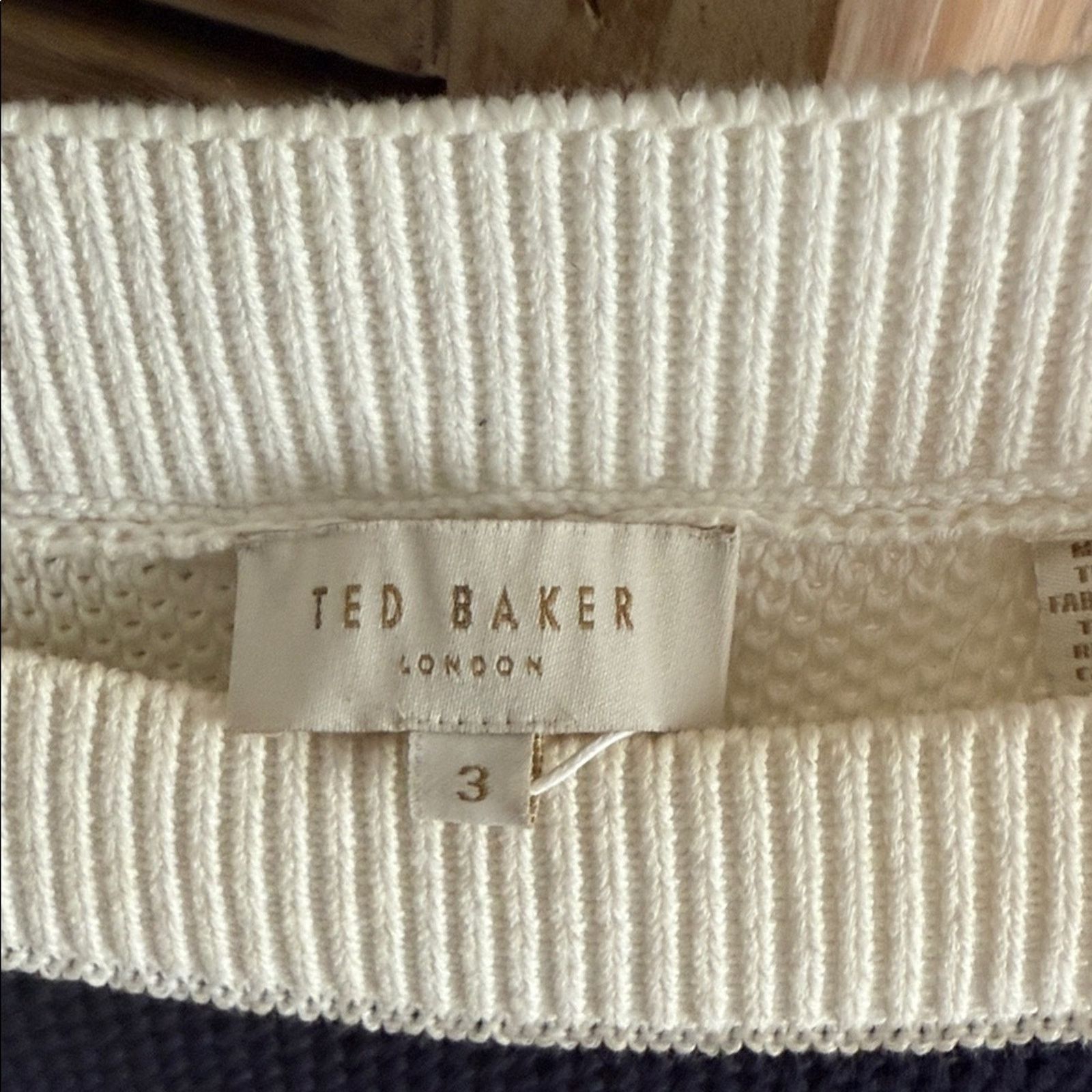 Ted Baker Ted Baker Wrap Neck Sweater Dress Size M / US 6-8 / IT 42-44 - 5 Thumbnail