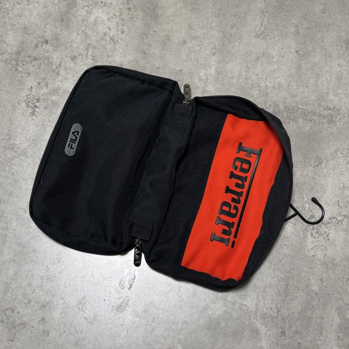 Ferrari × Fila × Formula 1 Ferrari X Fila Hanging Toiletry Bag Size ONE SIZE - 8 Thumbnail