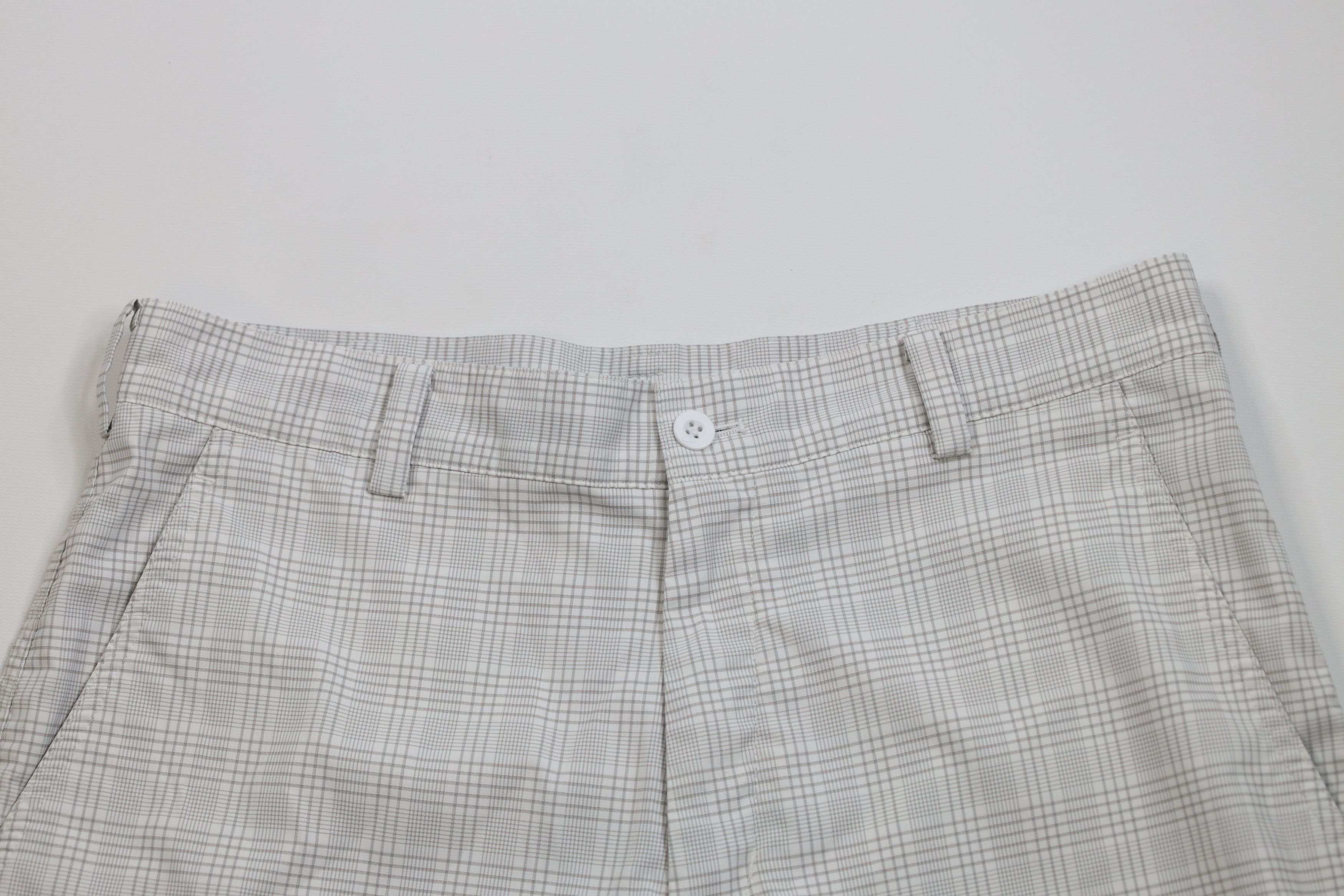 Nike × Vintage Nike Golf Front Tech Golfing Golf Chino Shorts Gray Plaid Size US 30 / EU 46 - 2 Thumbnail