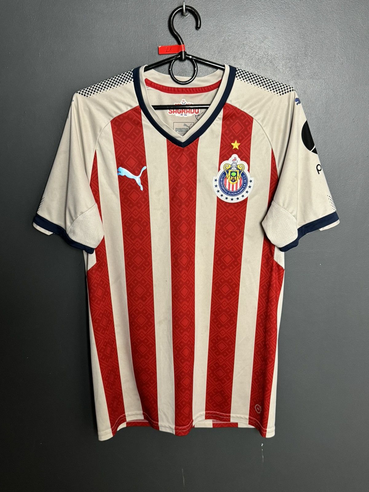 Puma Chivas de Guadalajara 17/18 Home Football Jersey T-Shirt Size US S / EU 44-46 / 1 - 1 Thumbnail