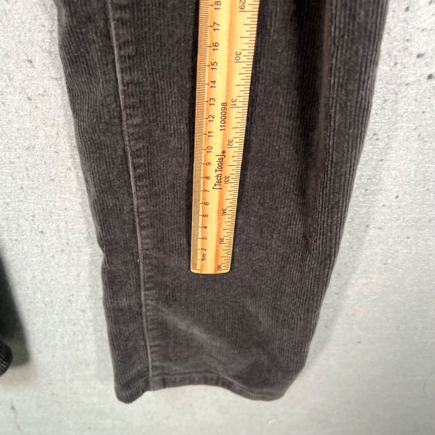 Quince Quince Mens Slim Fit Gray Corduroy Pants 34x32 Stretch Cotton Chino 5-Pocket Tapered Inseam 32 Adult Mens Size US 34 / EU 50 - 6 Thumbnail