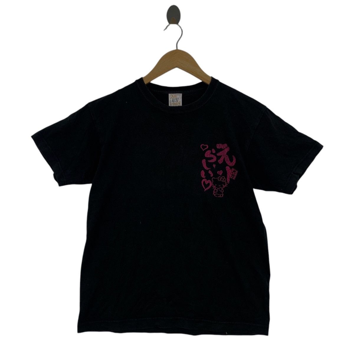 Japanese Brand Vintage HELLO KITTY SANRIO Love Is All Around Tee Shirt Size M / US 6-8 / IT 42-44 - 1 Thumbnail