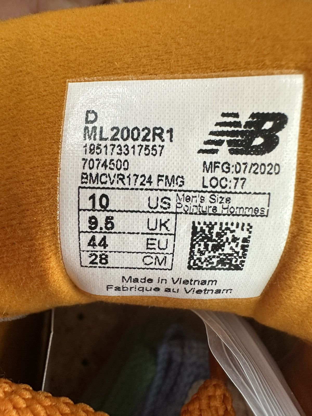 New Balance × Salehe Bembury Salehe Bembury x New Balance 2002R “Peace Be The Journey” Size US 10 / EU 43 - 7 Thumbnail