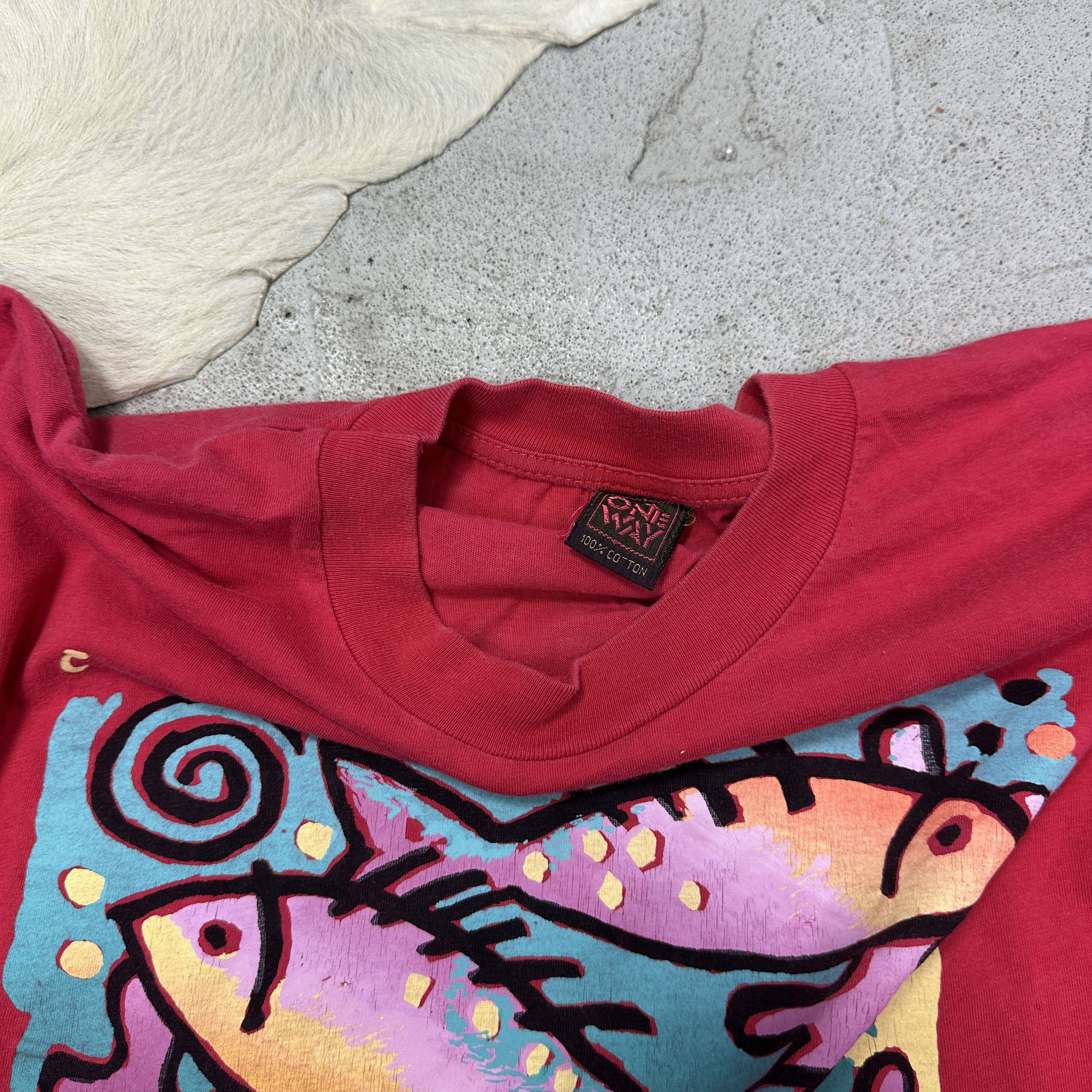 Vintage Vintage Streetwear Skater Sporty Fish Print T-shirt 00s Size US L / EU 52-54 / 3 - 3 Thumbnail