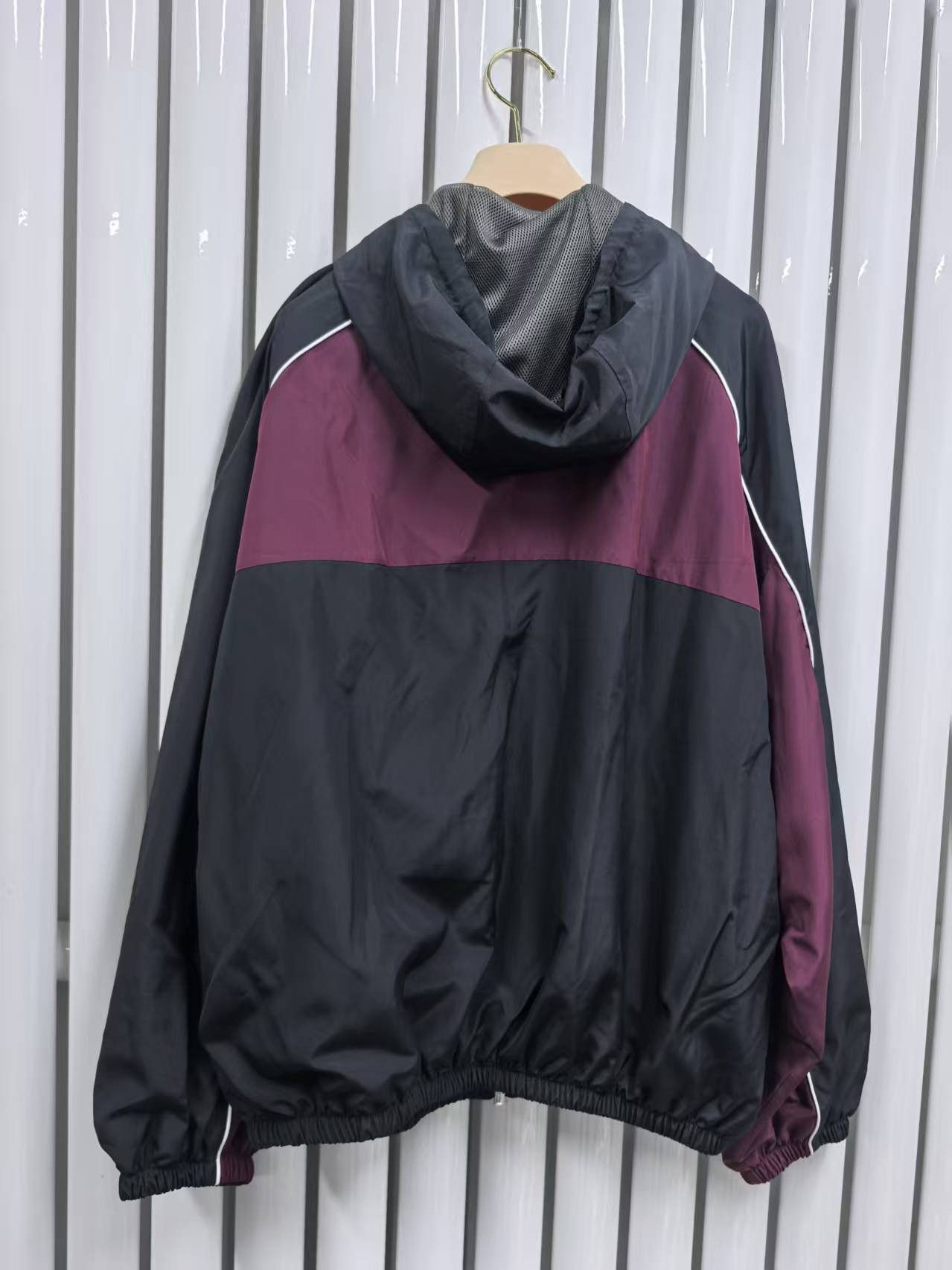 Miu Miu Miu miu jacket technical silk red windbreaker Size US M / EU 48-50 / 2 - 2 Thumbnail