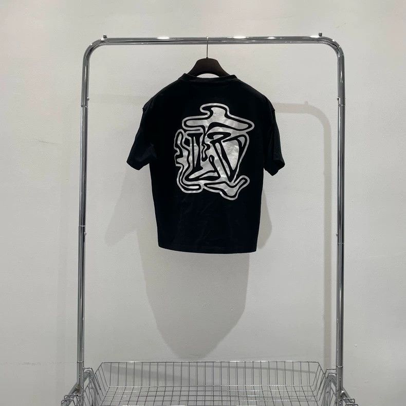 Louis Vuitton Louis Vuitton Smoke print short sleeve Size US S / EU 44-46 / 1 - 3 Thumbnail