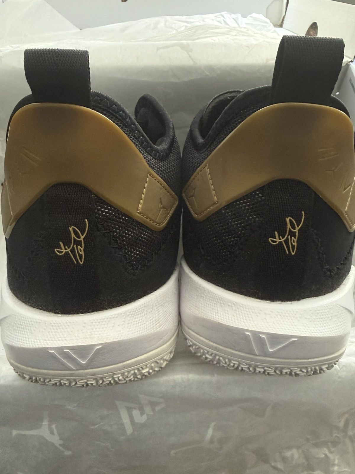 Jordan Brand Jordan Why Not Zer0.4 "Family" Size US 10.5 / EU 43-44 - 6 Thumbnail