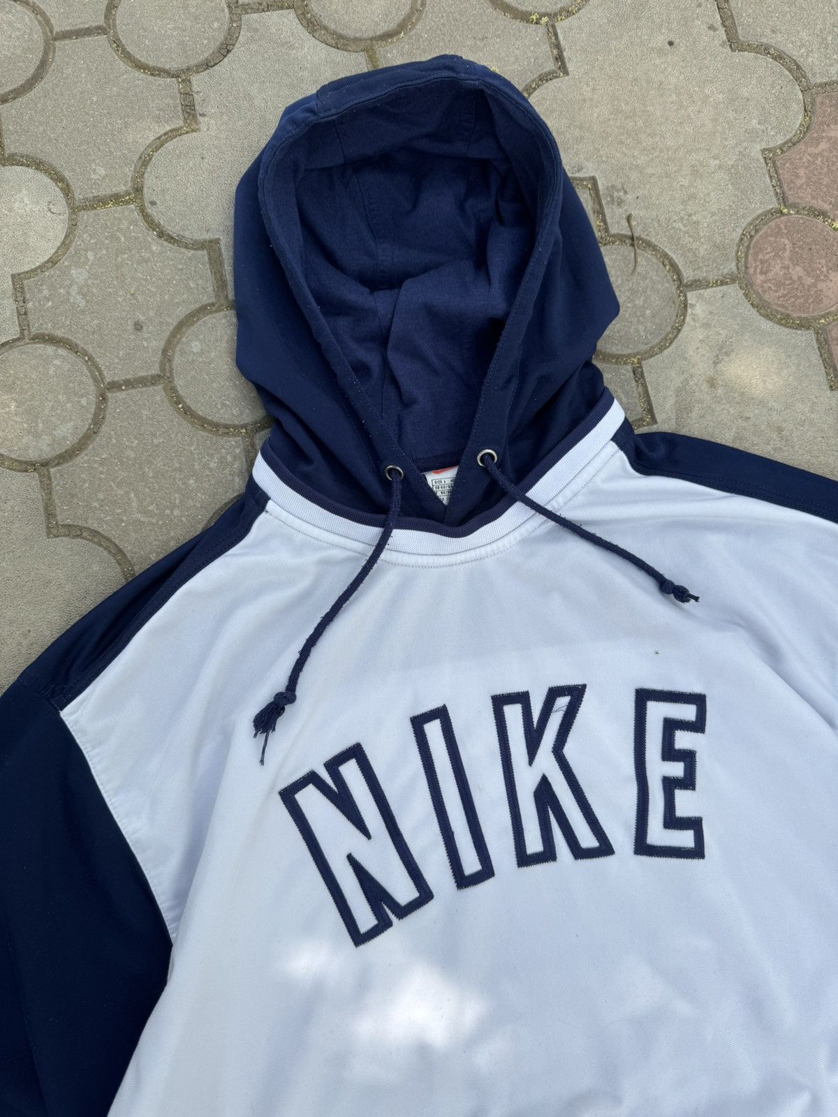 Nike × Vintage Vintage Nike Spell Out Y2K Hoodie Size US L / EU 52-54 / 3 - 3 Thumbnail
