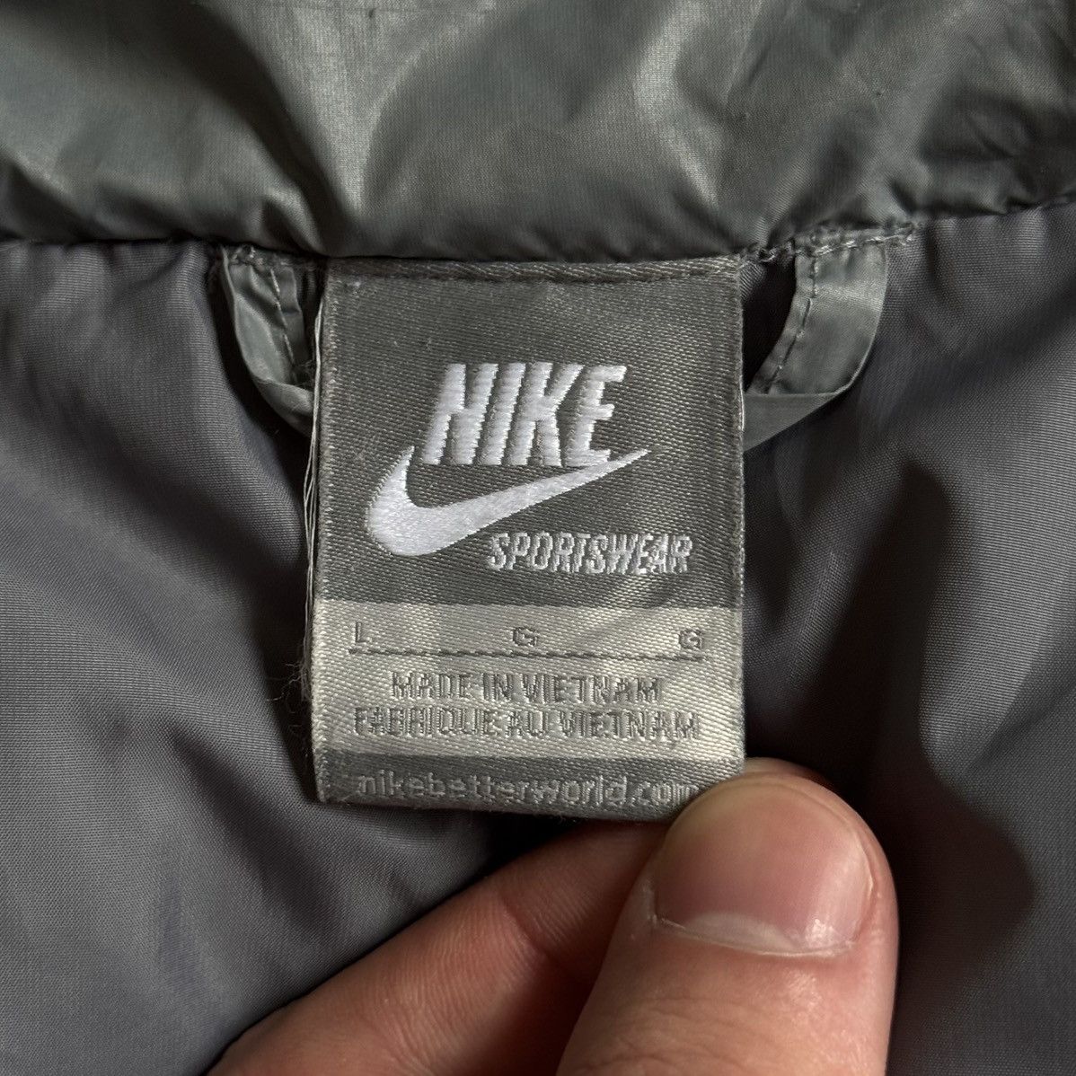 Nike Nike Vintage Streetwear Vest Size L Men's Colour Silver Size US L / EU 52-54 / 3 - 5 Thumbnail