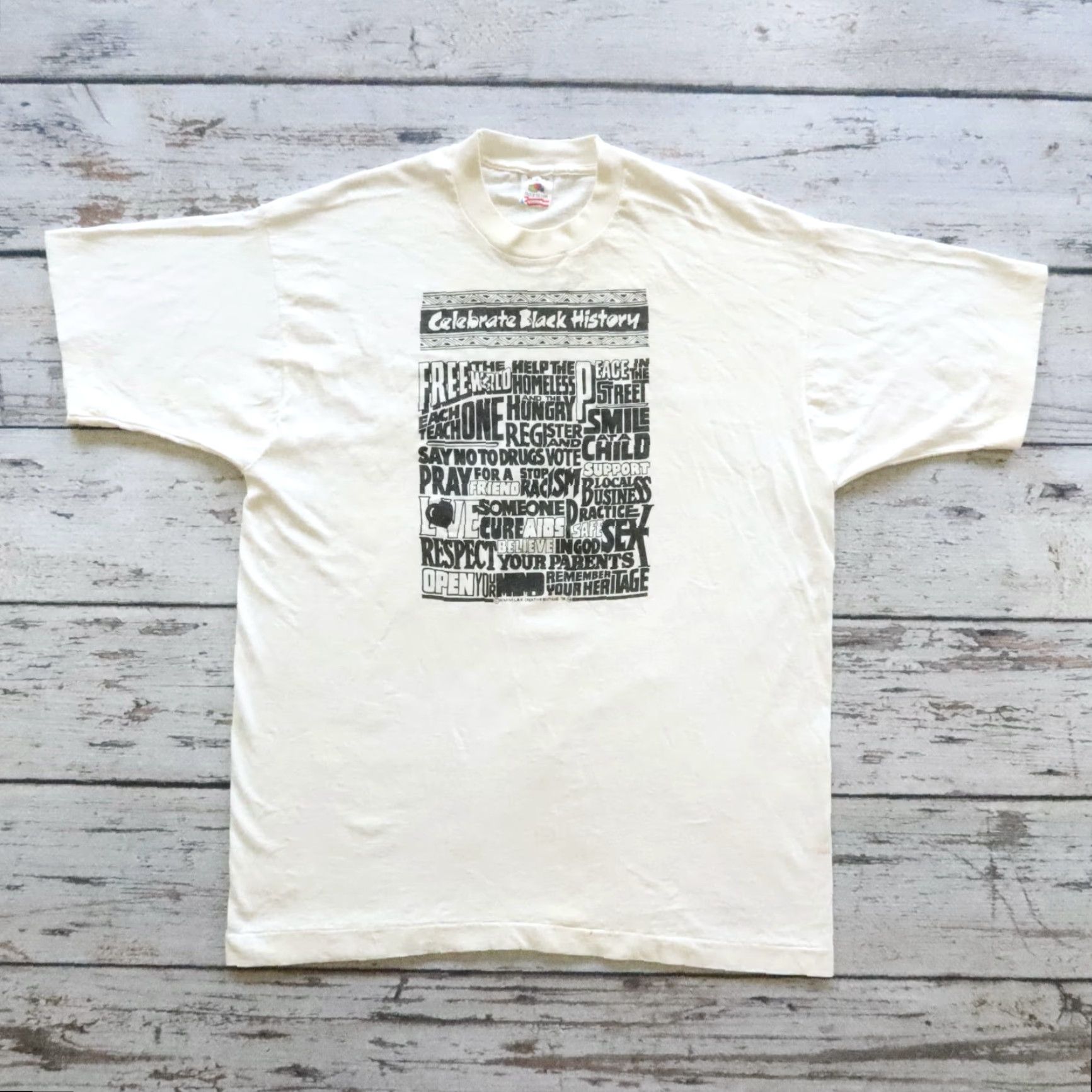 Fruit Of The Loom VINTAGE 1994 Celebrate Black History Creative Boutique Tshirt XL White Mens T-Shirt 90s Size US XL / EU 56 / 4 - 2 Thumbnail