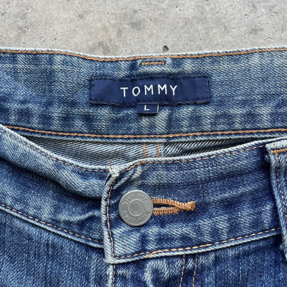 Vintage Vintage Tommy Faded Baggy Jeans Denim Pants W36x31.5 Size US 36 / EU 52 - 7 Thumbnail