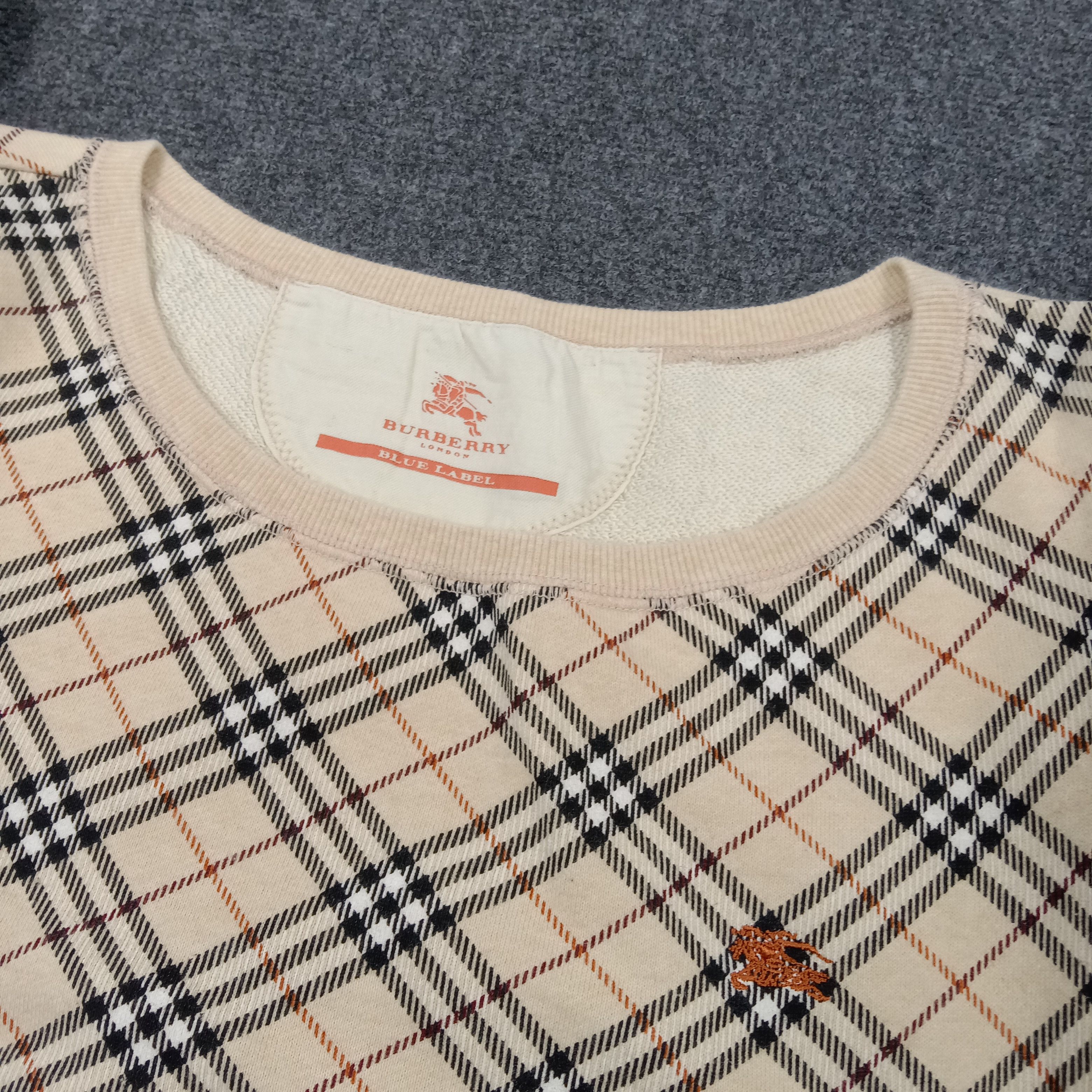 Burberry × Vintage Burberry London Nova Check Crop Long Sleeve Tshirt Size XS / US 0-2 / IT 36-38 - 2 Thumbnail
