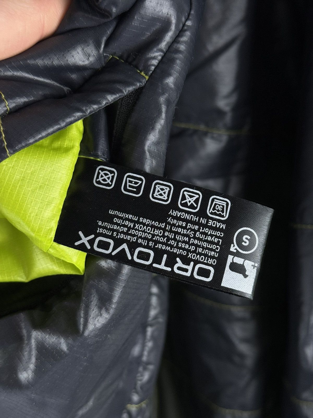 ORTOVOX Ortovox Outdoor SwissWool Insulated Reversible Zip Jacket Size US S / EU 44-46 / 1 - 11 Thumbnail