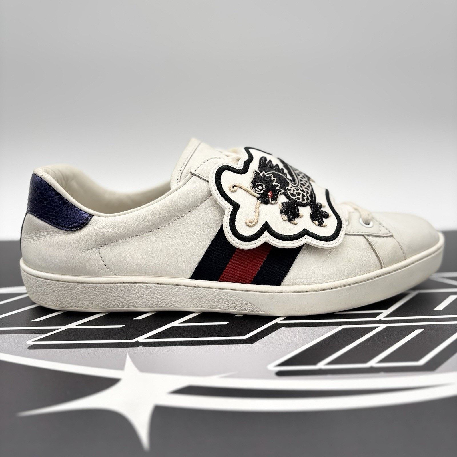 Gucci Gucci Ace Web Patches ' UFO, Dragon ' | GREAT CONDITION! Size US 10 / EU 43 - 2 Thumbnail